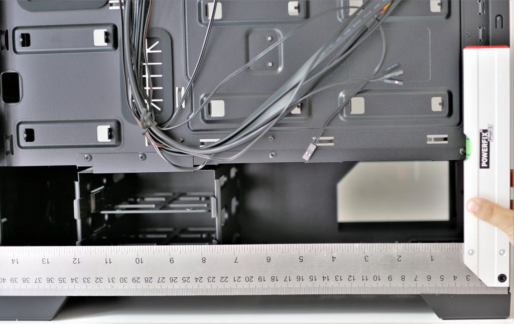 Test boîtier BitFenix Saber : un katana redoutable ? 8 P1093552 1