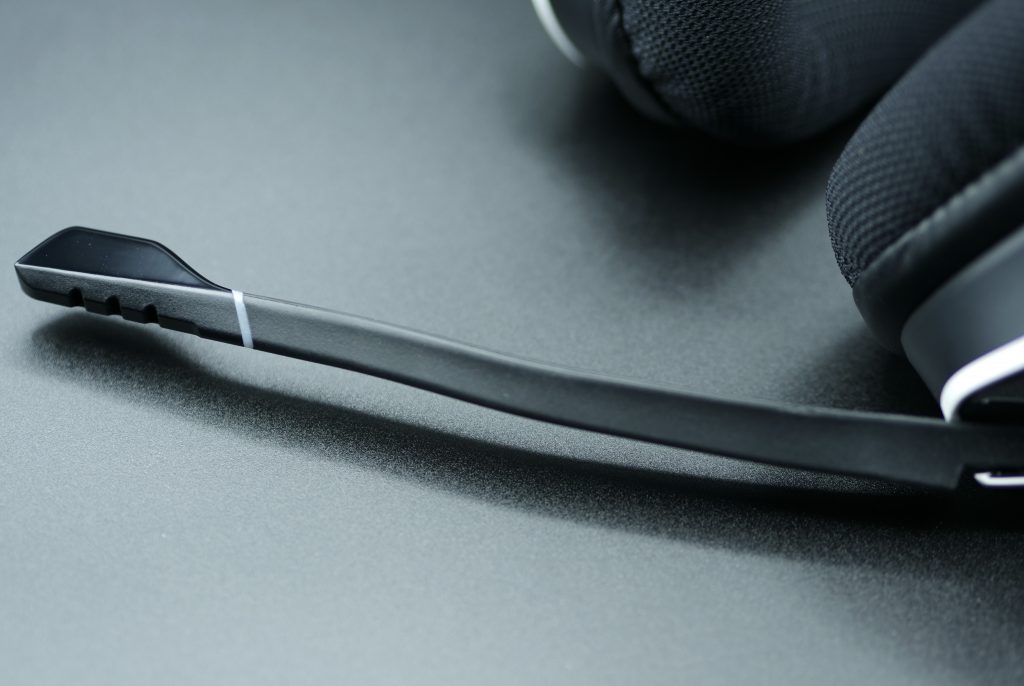 Test : Corsair Void RGB Elite Wireless 7.1 12 Corsair VOID RGB ELITE WIRELESS Micro 1