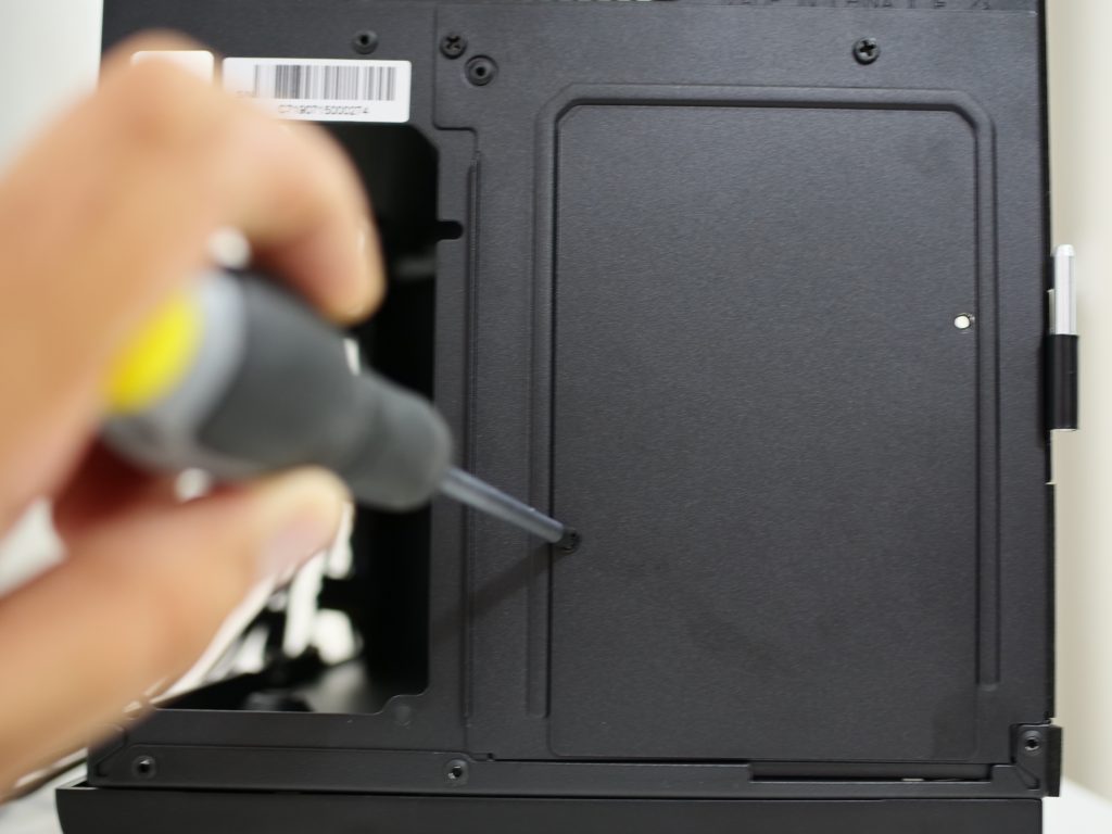 Phanteks Enthoo 719 en test : Un coup de maître ? 14 Phanteks enthoo luxe 2 backplate