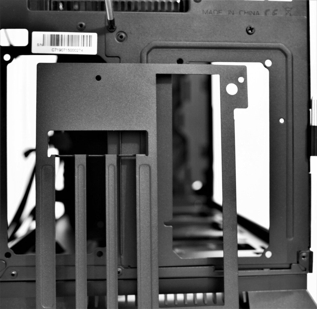 Phanteks Enthoo 719 en test : Un coup de maître ? 16 Phanteks enthoo luxe 2 dual system plate