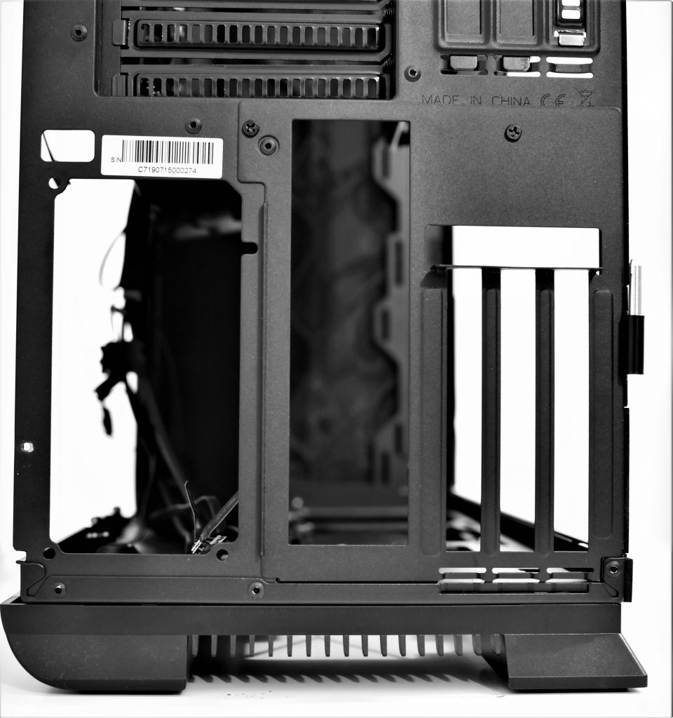 Phanteks Enthoo 719 en test : Un coup de maître ? 17 Phanteks enthoo luxe 2 dual system plate