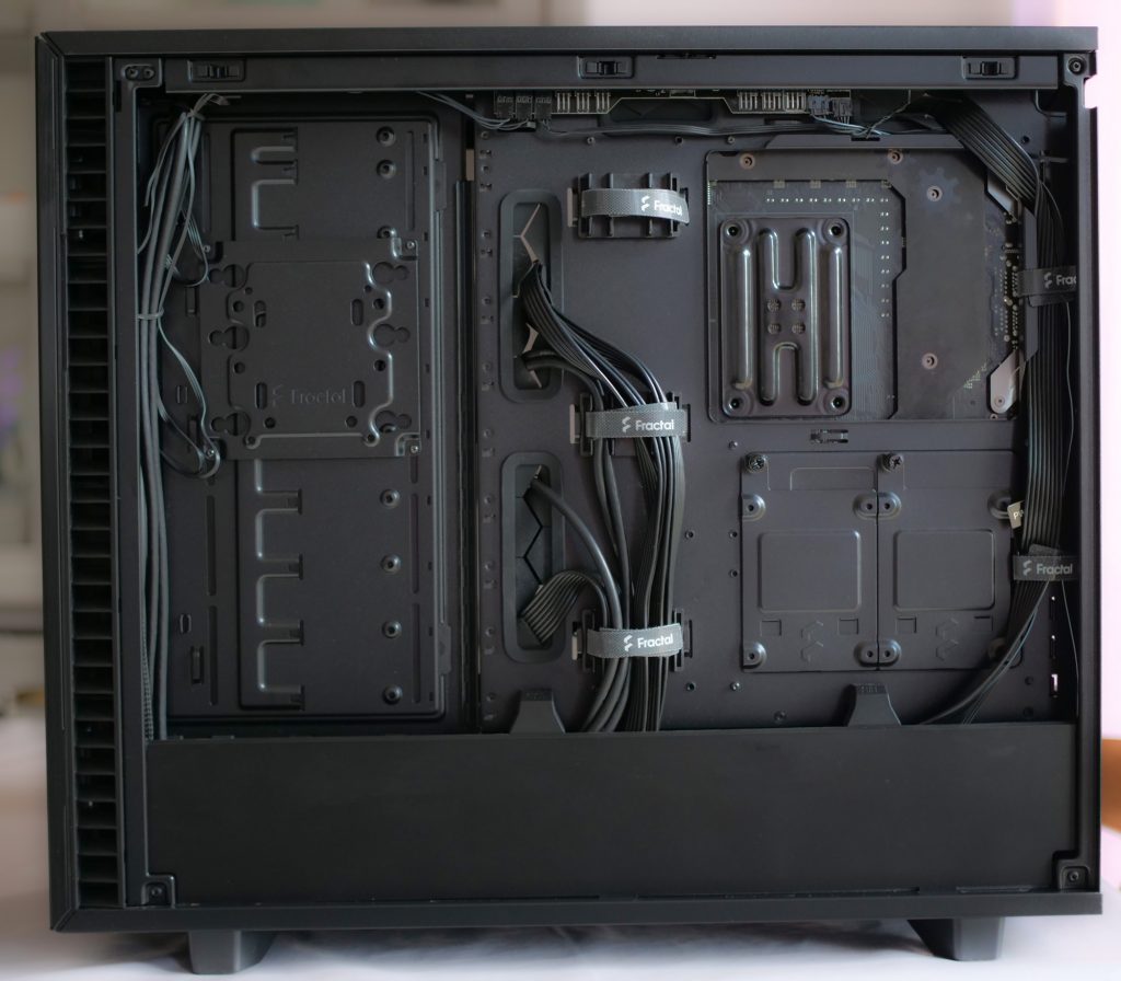 Test boîtier Fractal Design Define 7 31 P1159050 jpg webp