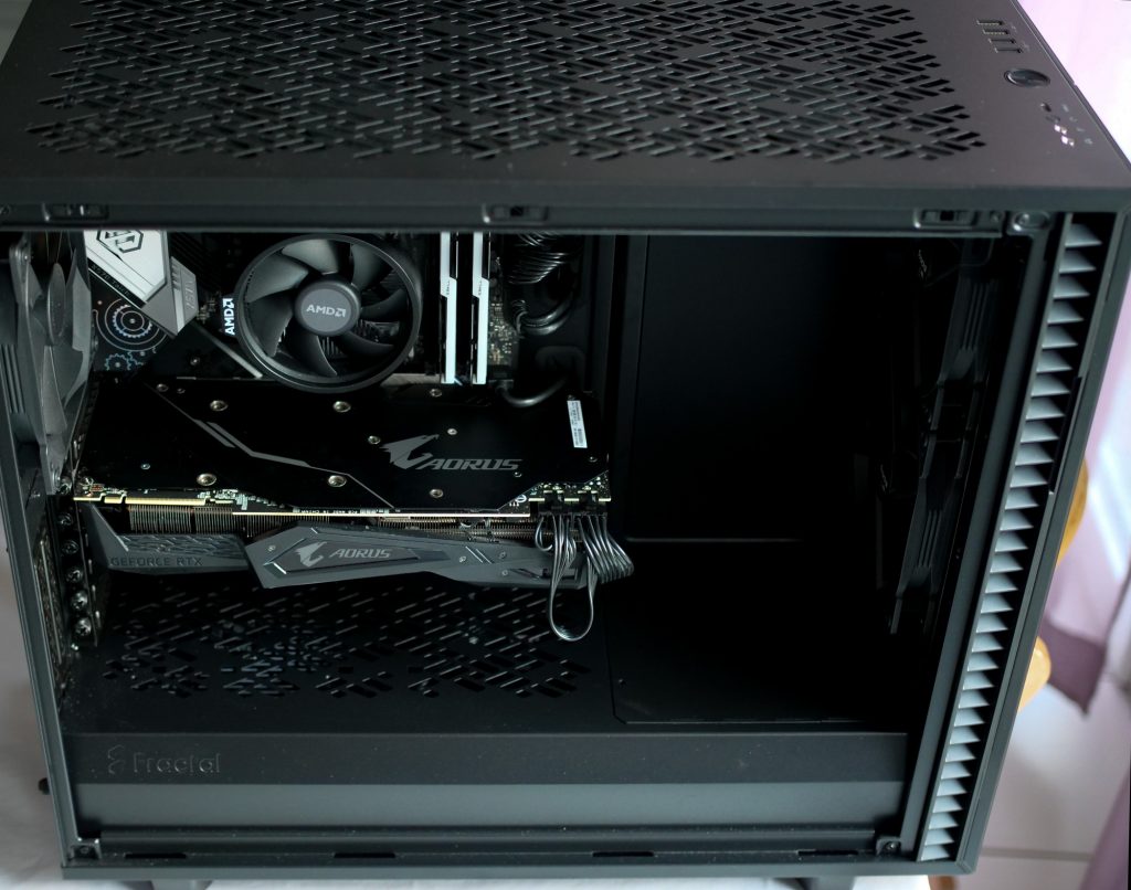Test boîtier Fractal Design Define 7 32 P1159055 jpg webp