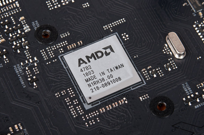Les Ryzen 3 3100, 3300X et le chipset B550 sont officiels 5 Screenshot 2020 04 21 AMDs First B550 Chipset Motherboard For 3rd Gen Ryzen CPUs Pictured 1