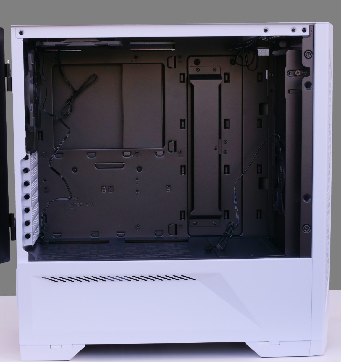 Test Lian li Lancool II : La beauté du Corps passe par la beauté de l'Âme 10 lian li lancool 2 6