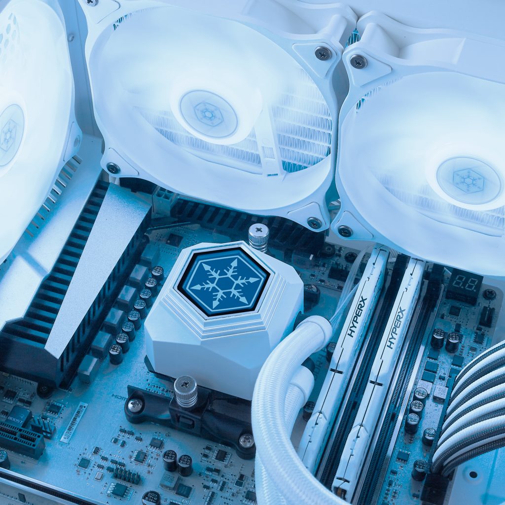 SilverStone lance les PermaFrost PF360W et PF240W 2 Silverstone-pf240w-argb-1