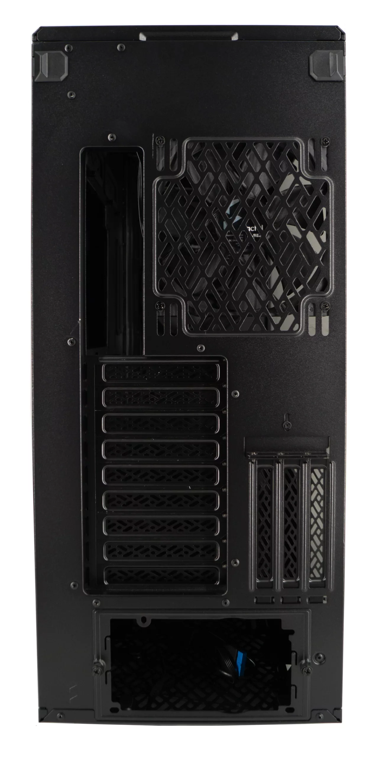 Test du Fractal Meshify 2 XL : un diamant noir dans un écrin d'acier 3 DSC07223 scaled