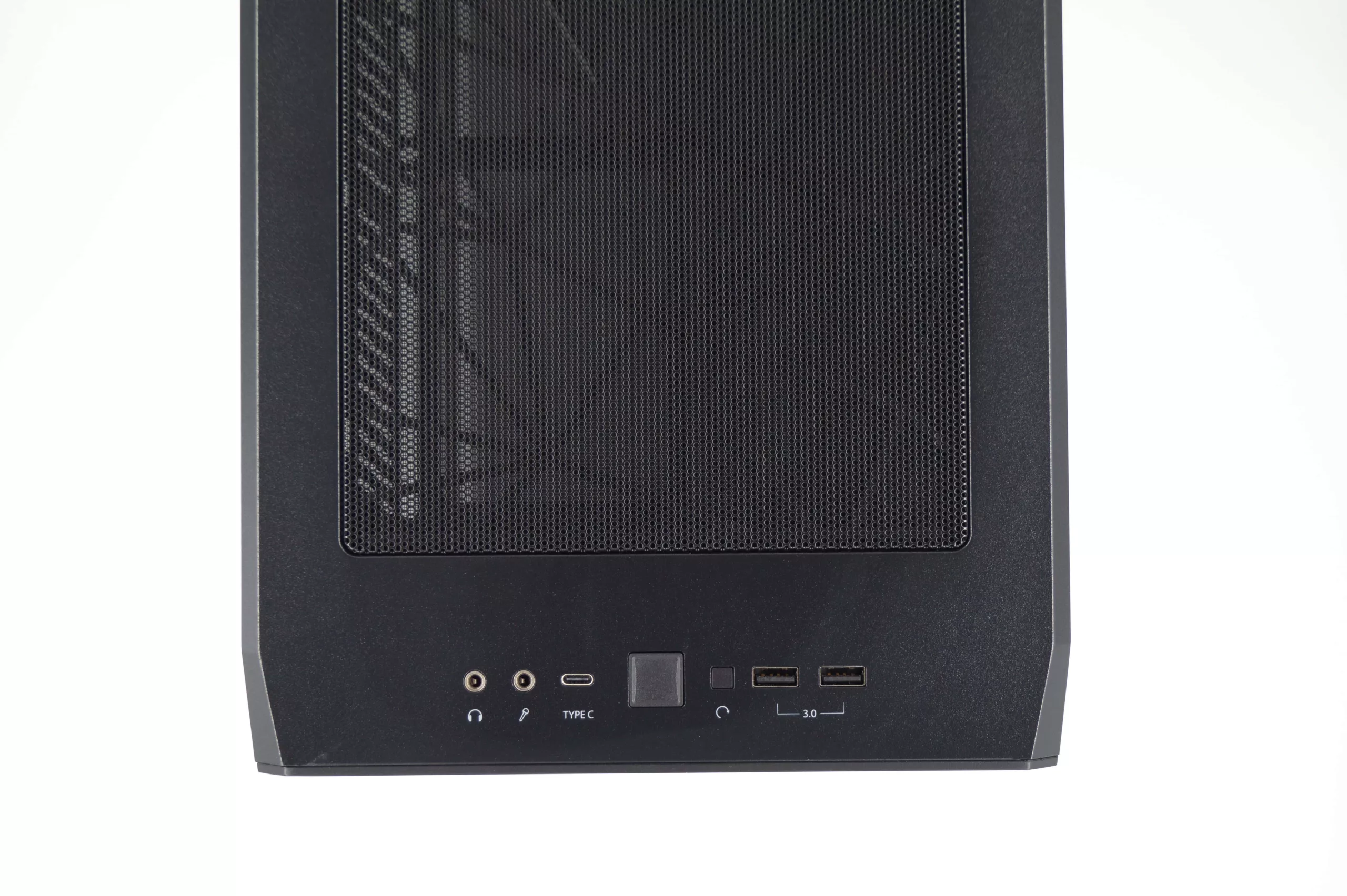 Test du Fractal Meshify 2 XL : un diamant noir dans un écrin d'acier 11 DSC07244 scaled