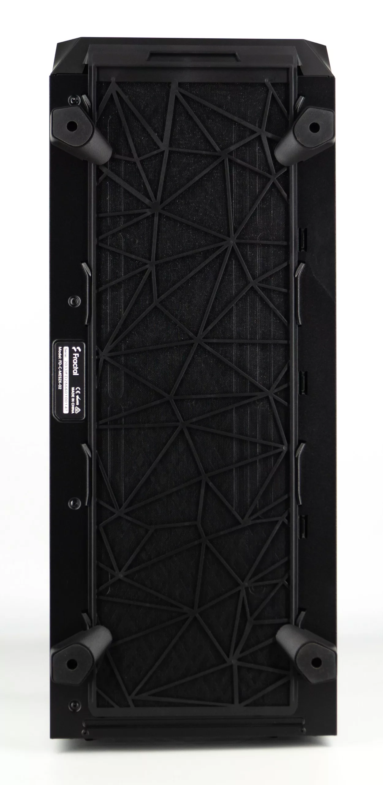 Test du Fractal Meshify 2 XL : un diamant noir dans un écrin d'acier 12 DSC07245 scaled