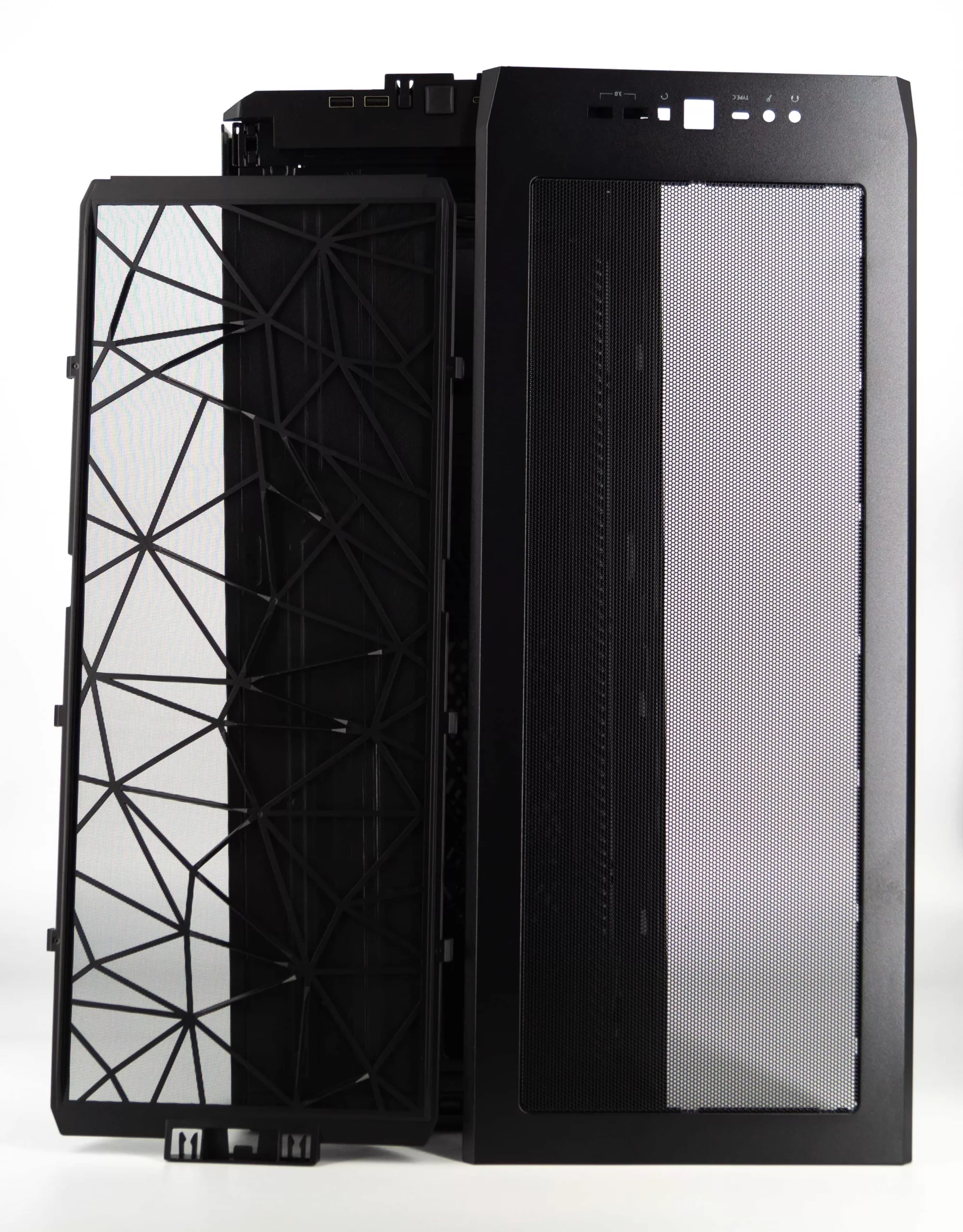 Test du Fractal Meshify 2 XL : un diamant noir dans un écrin d'acier 10 DSC07284 1 scaled