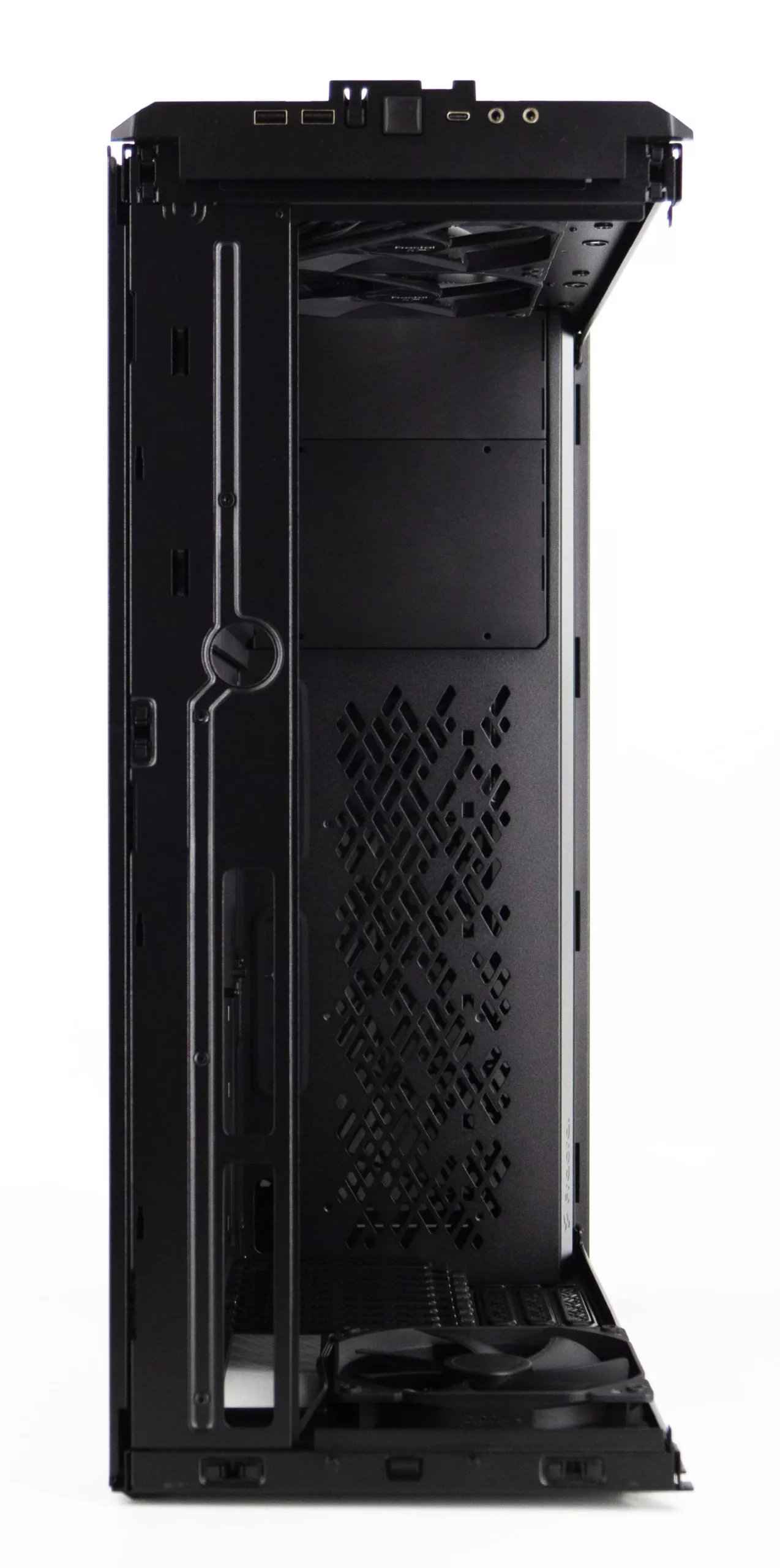 Test du Fractal Meshify 2 XL : un diamant noir dans un écrin d'acier 10 DSC07290 2 scaled