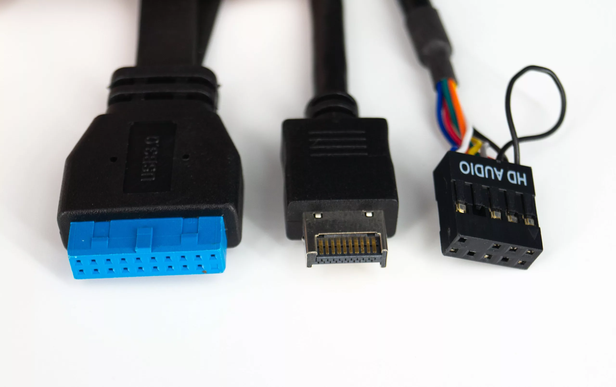 Test du Fractal Meshify 2 XL : un diamant noir dans un écrin d'acier 21 DSC07345 1 scaled