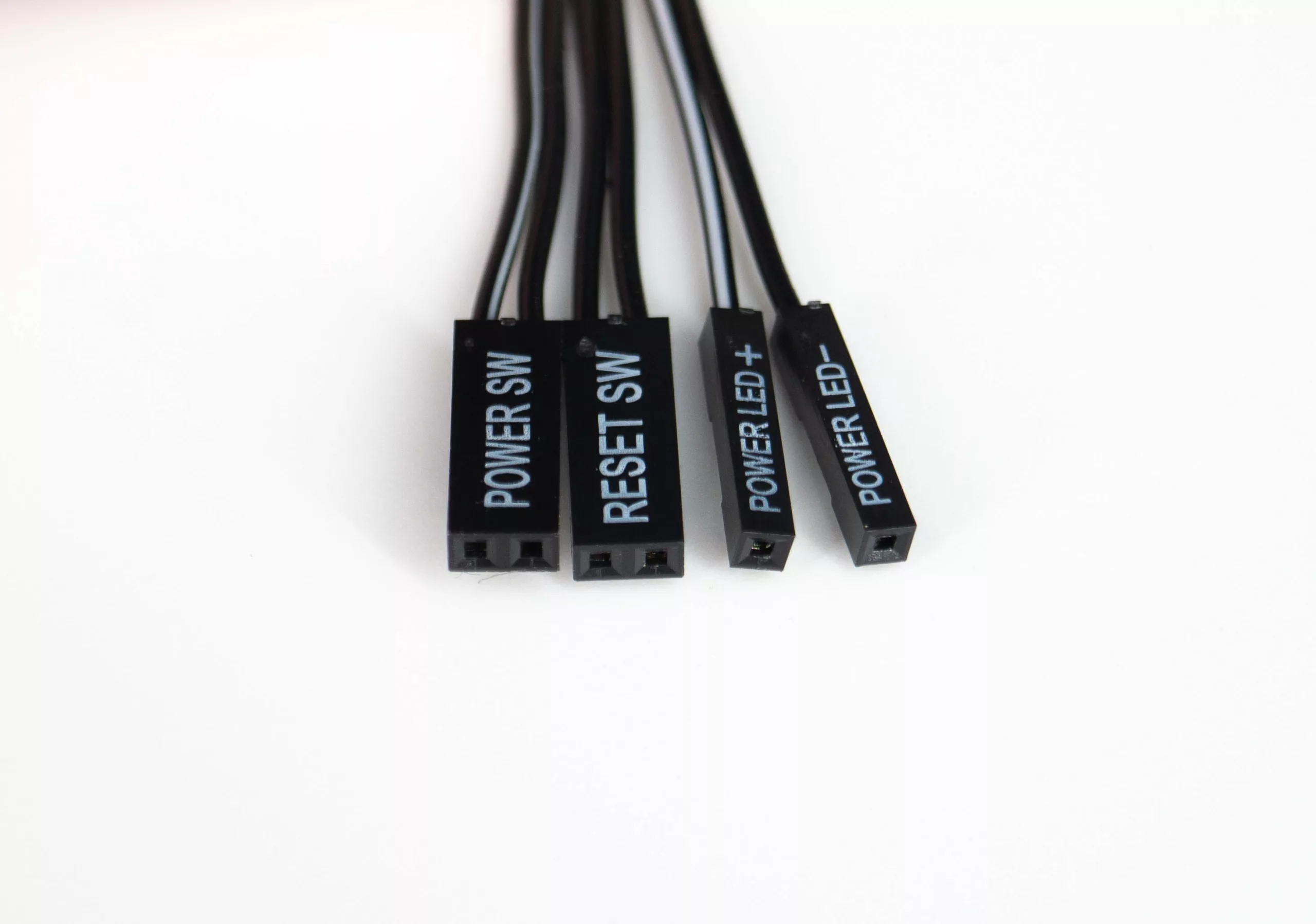 Test du Fractal Meshify 2 XL : un diamant noir dans un écrin d'acier 22 DSC07348 1 scaled