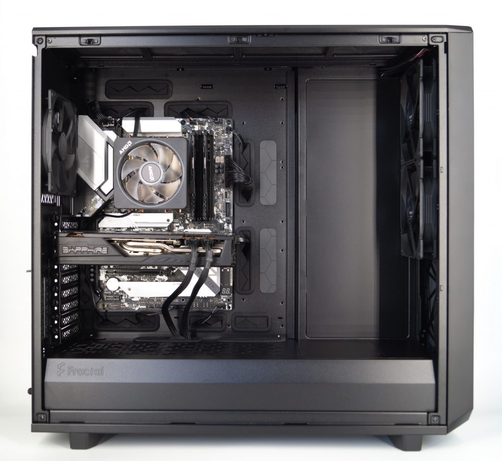 Test du Fractal Meshify 2 XL : un diamant noir dans un écrin d'acier 37 DSC07417