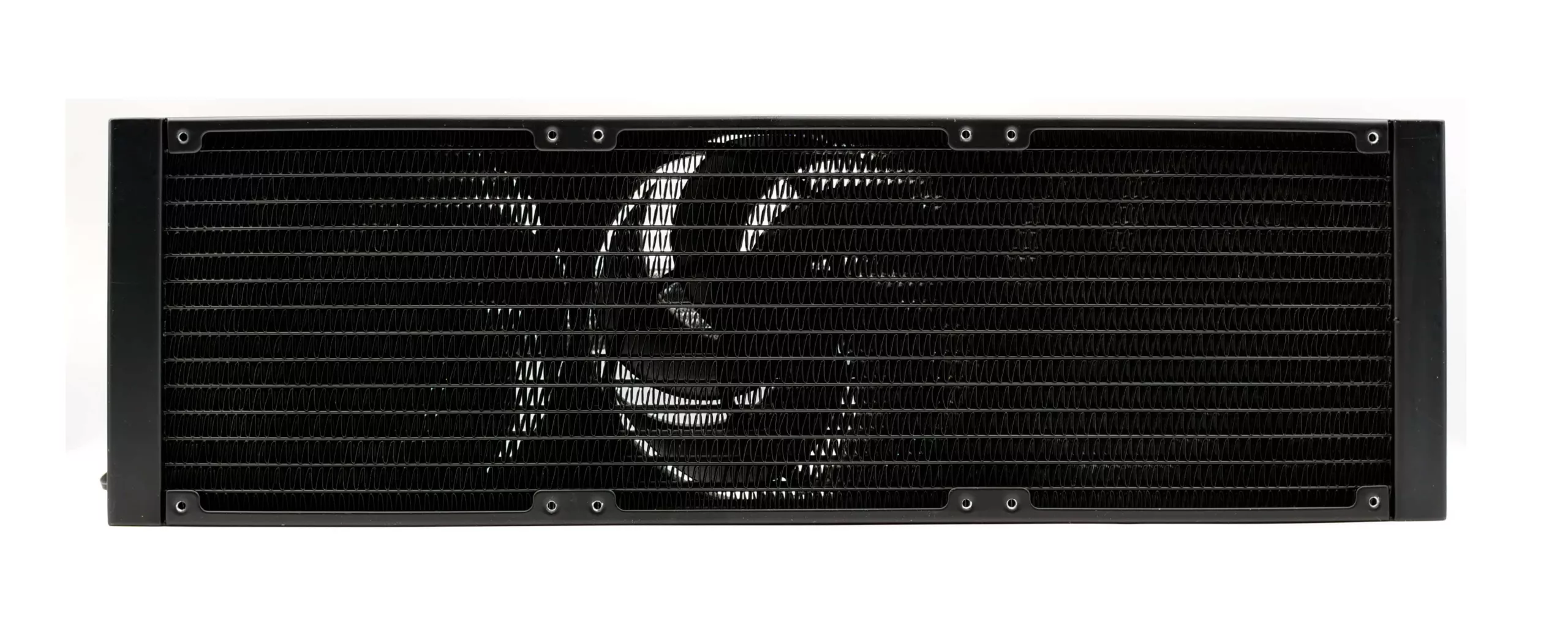 Test Arctic Liquid Freezer II 360 : Un système de refroidissement liquide AIO abordable ! 4 P1174101 scaled