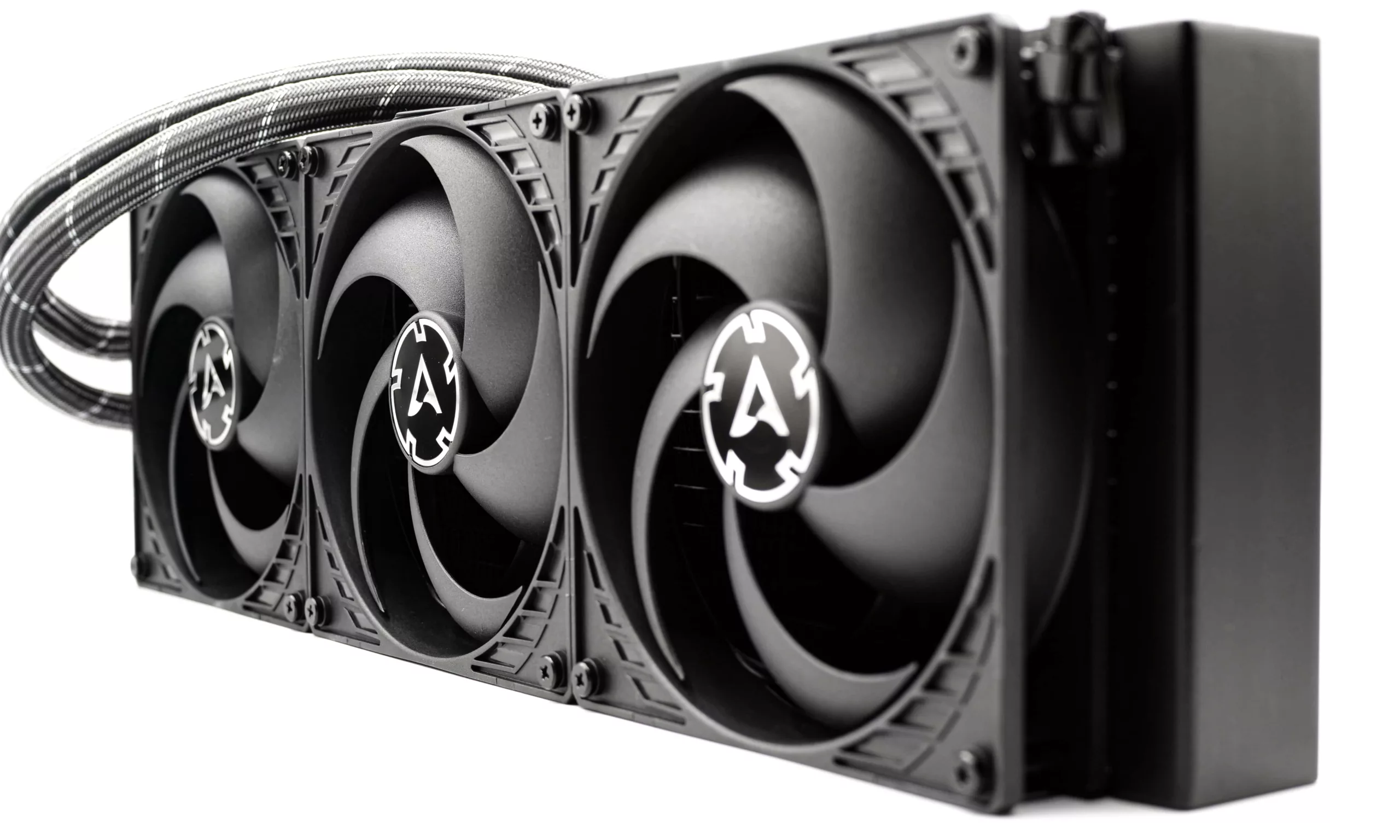 Arctic Liquid Freezer II 420 en test : 6 P1174128 scaled