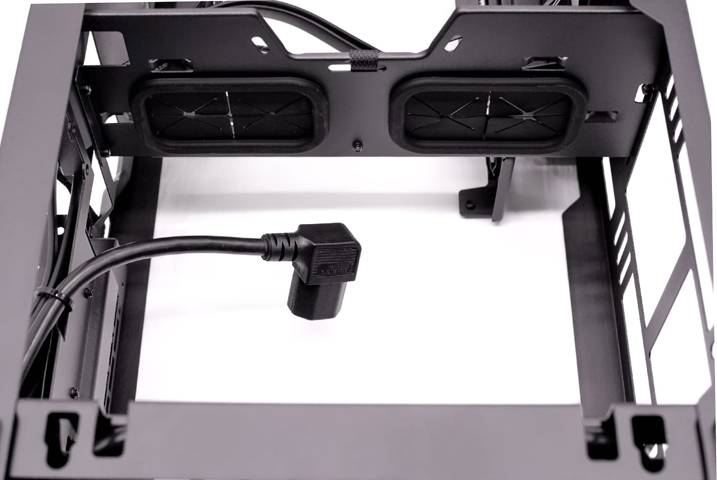 Phanteks Evolv Shift 2 en test : Le plus élégant ? 13 phanteks evolv shift 2 27 1