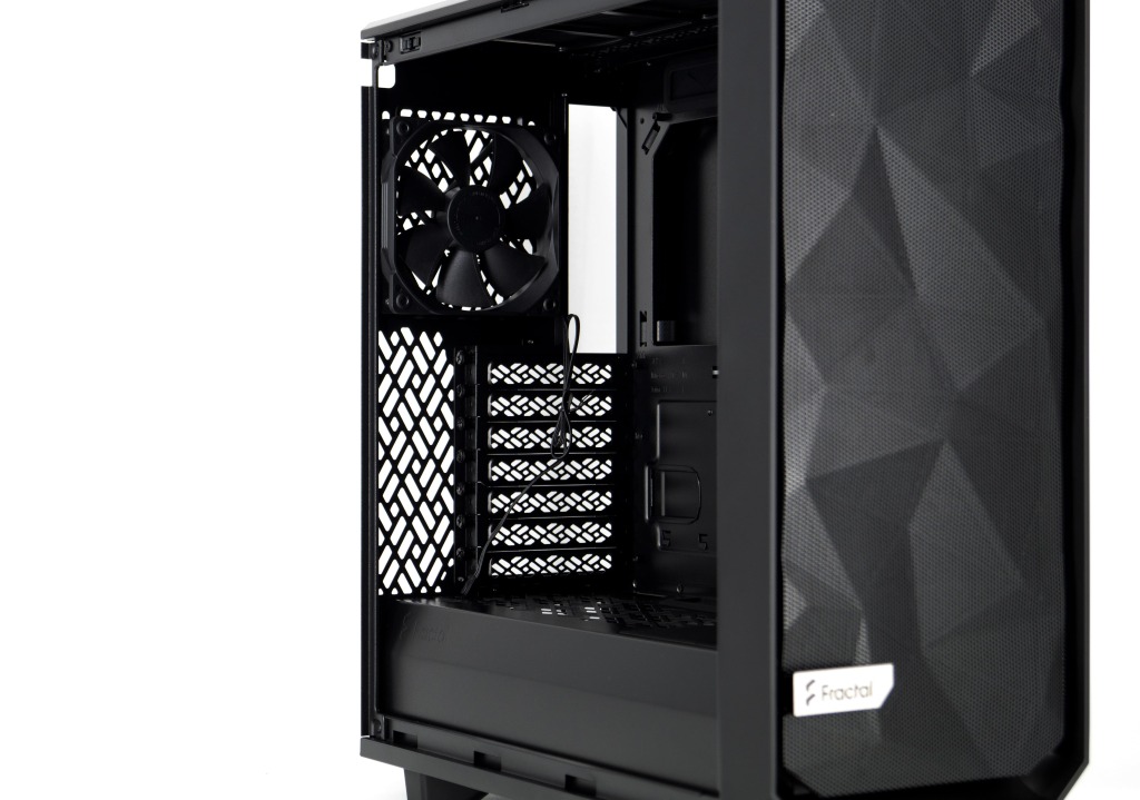 Test du Fractal Meshify 2 Compact 18 DSC08415 1