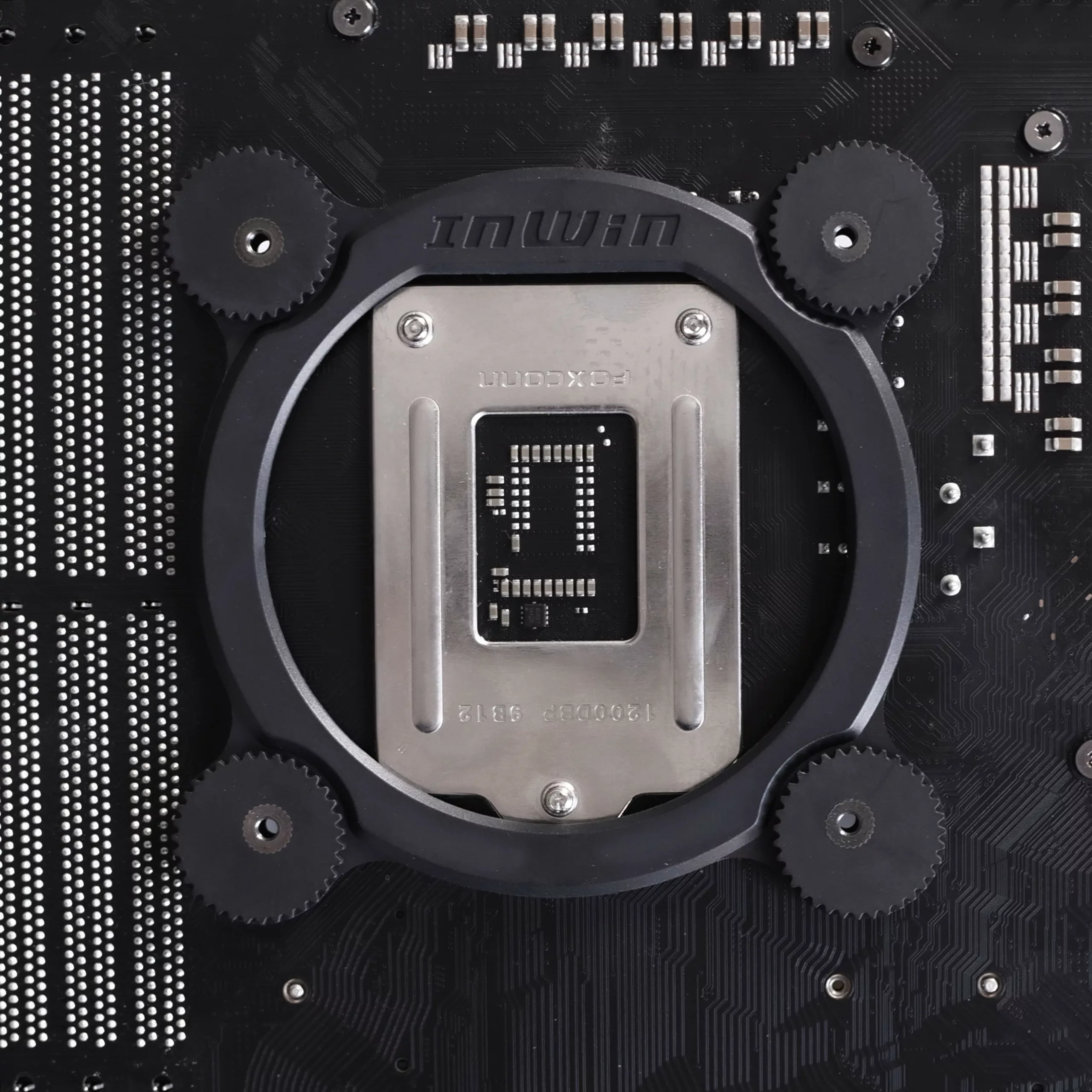 Test AIO InWin SR36 PRO : Une mise à niveau réussie ? 3 In win SR36 PRO 31 scaled