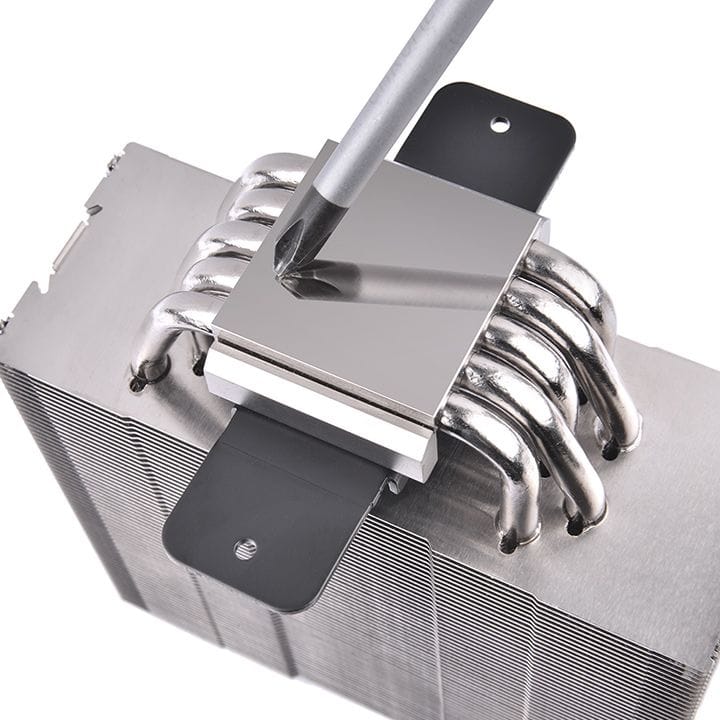 Thermaltake lance le UX210 ARGB 3 Thermaltake-ux210argb_02