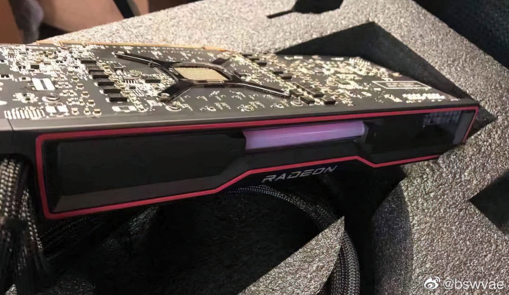 Une AMD Radeon RX 6900 XTX avec un AIO 2 AMD-Radeon-RX-6900-XTX-Water-Cooled