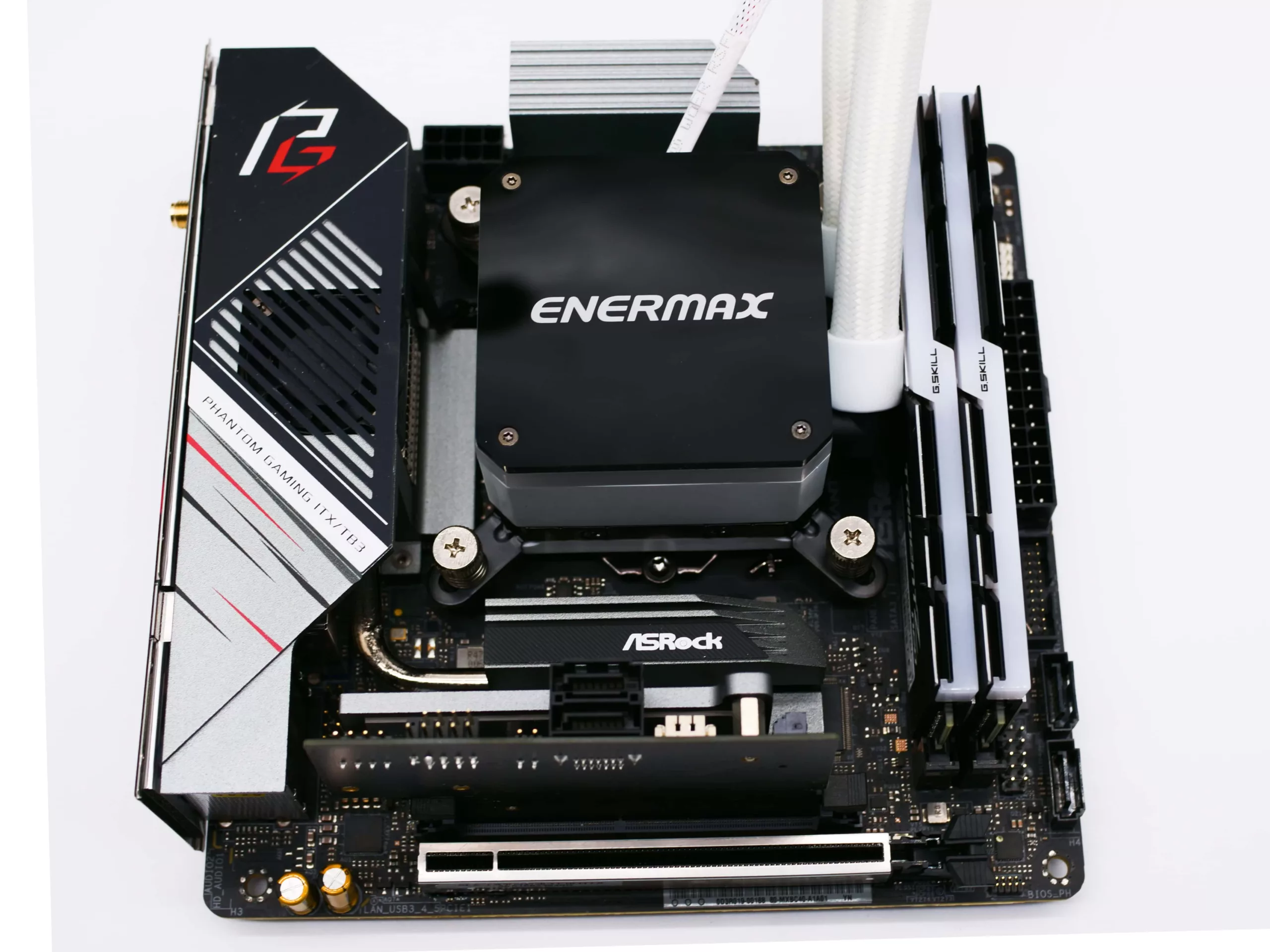 liqmax iii argb 360 blanc 26 scaled