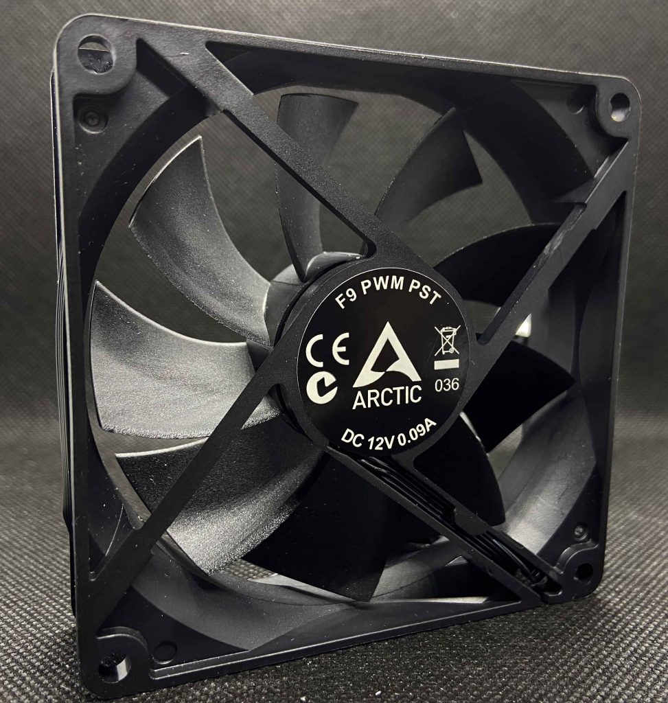 Preview : Ventilateurs Arctic Black série F 8 f9pwmpst-ventilo-arrière