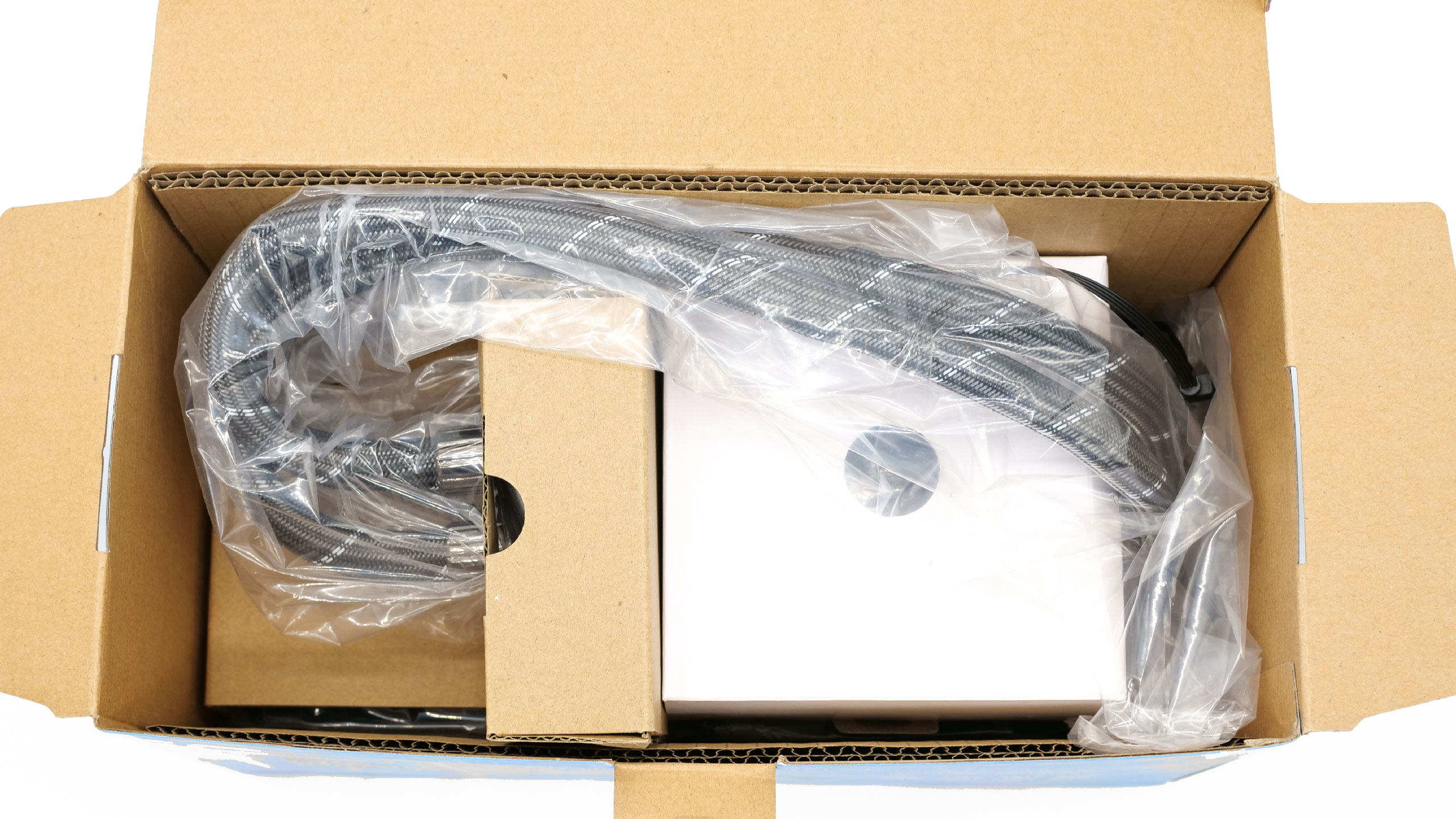 Test du Liquid Freezer II 240 RGB : Arctic passe à la vitesse supérieure ? 2 Freezer 240 rgb 4