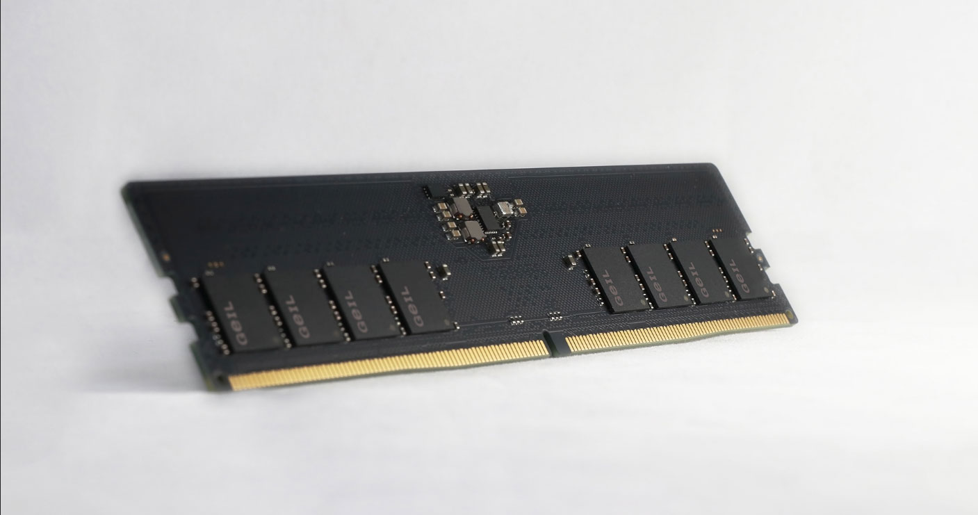 7200 MHz pour la future mémoire de GeIL 2 Memoire-Geil-001