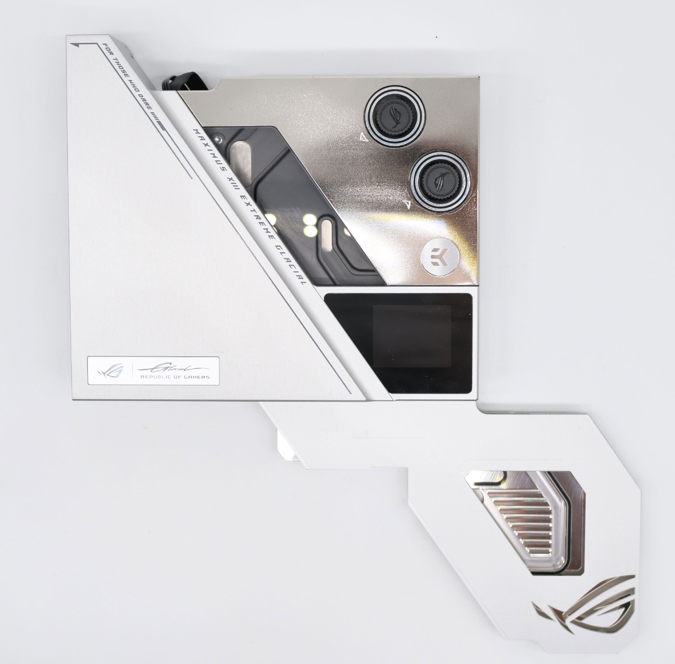 Asus ROG Maximus XIII Extreme Glacial : Une carte pour les gouverner tous ! 6 rog extreme glacial 12