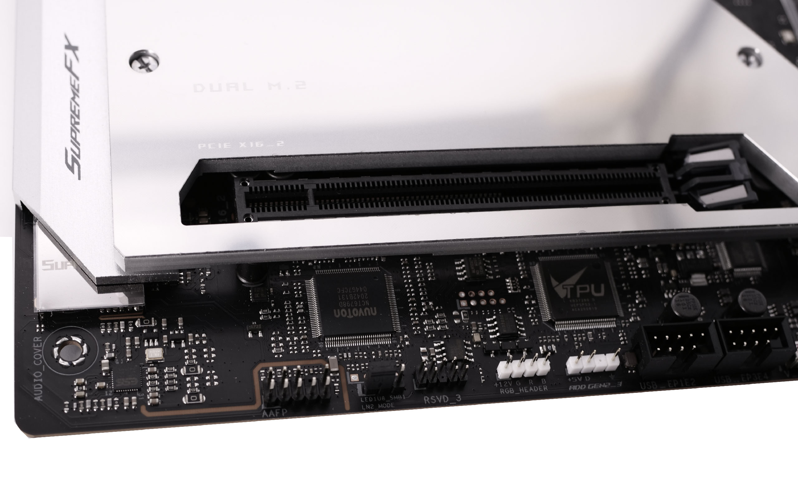 Asus ROG Maximus XIII Extreme Glacial : Une carte pour les gouverner tous ! 20 rog extreme glacial 21