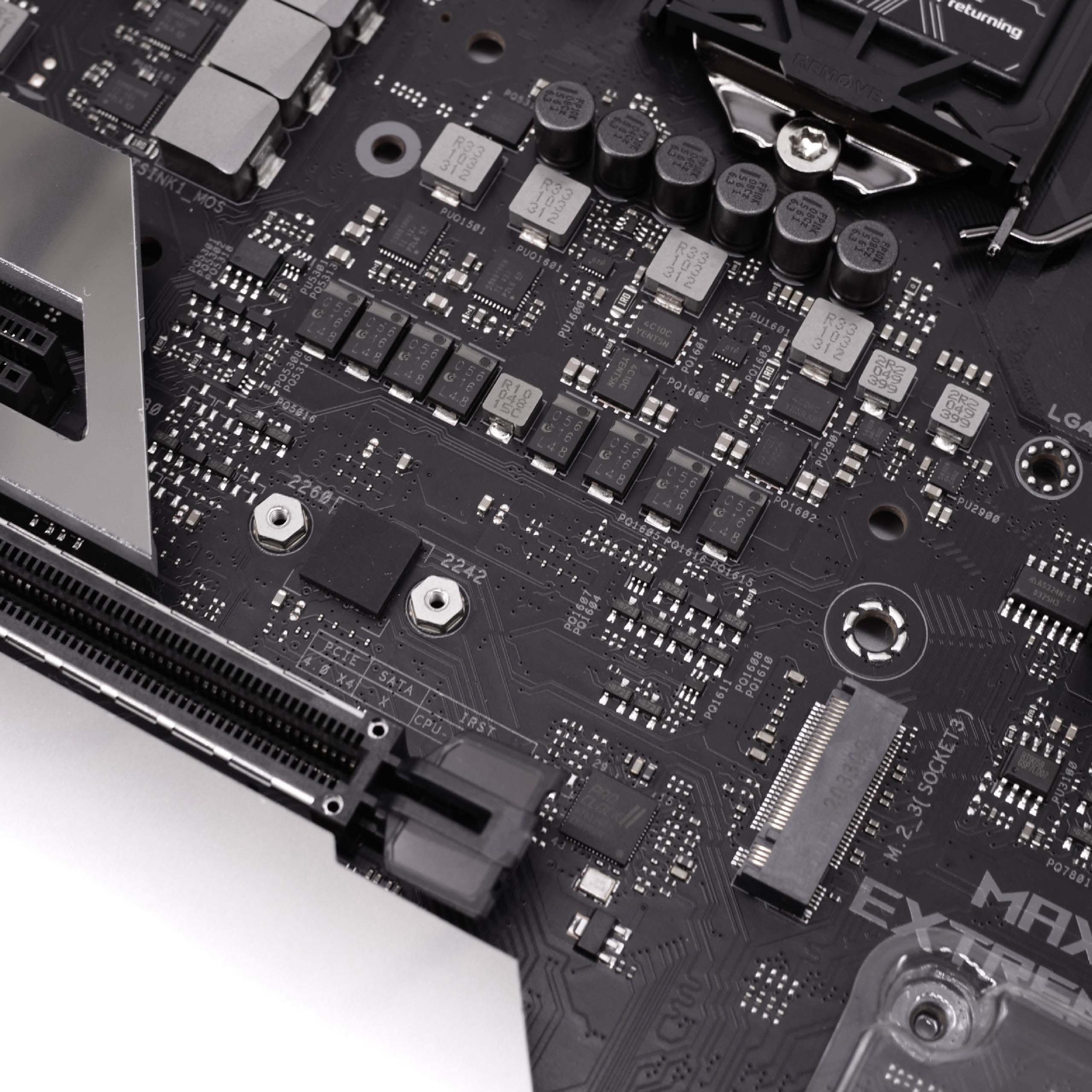 Asus ROG Maximus XIII Extreme Glacial : Une carte pour les gouverner tous ! 7 rog extreme glacial 23 1