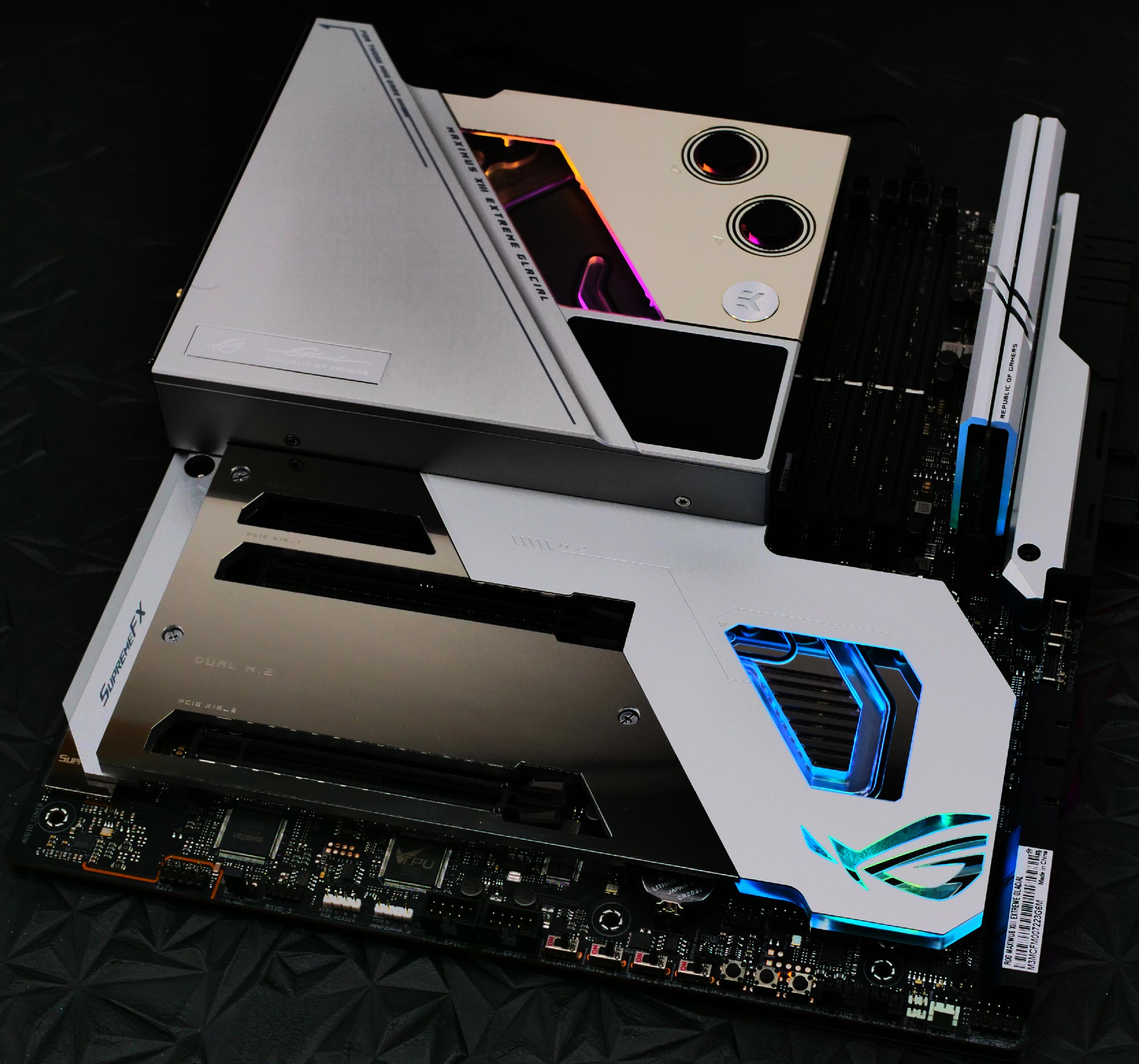 rog extreme glacial 26