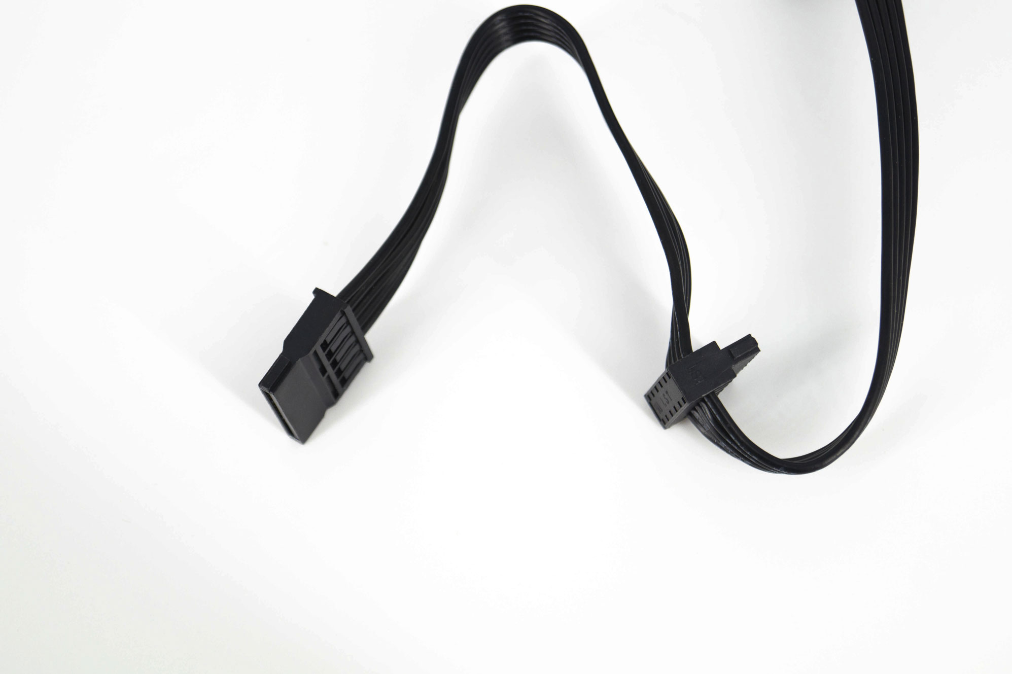 L'alimentation ENERMAX Cyberbron 600W se présente 19 ENERMAX Cyberbron 600W 020