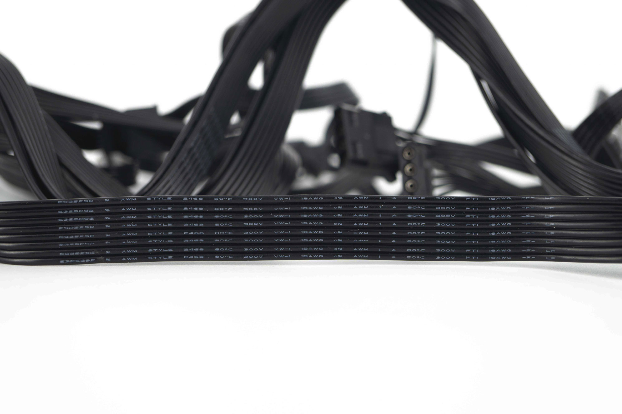 L'alimentation ENERMAX Cyberbron 600W se présente 15 ENERMAX Cyberbron 600W 022