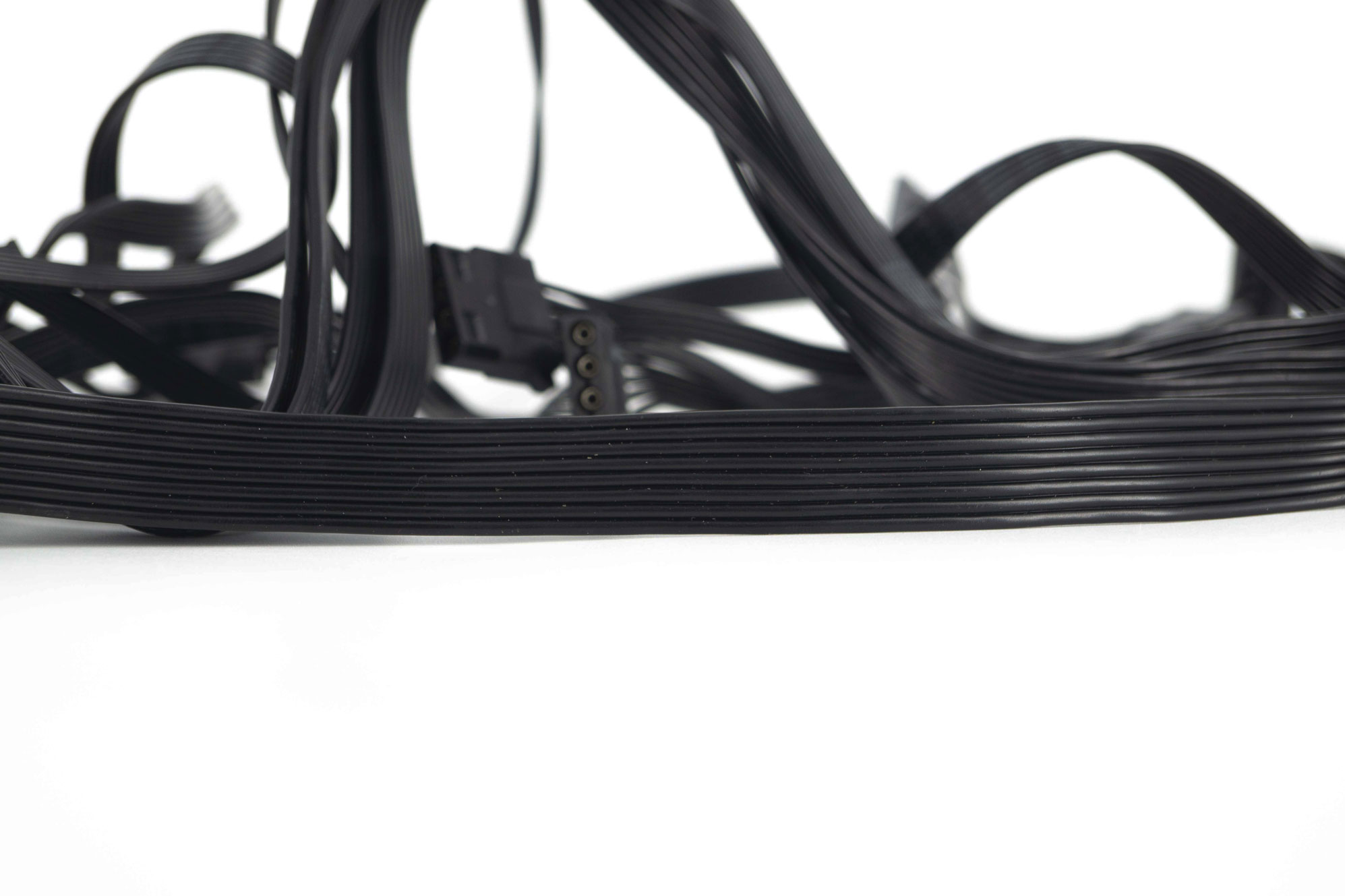 L'alimentation ENERMAX Cyberbron 600W se présente 14 ENERMAX Cyberbron 600W 023