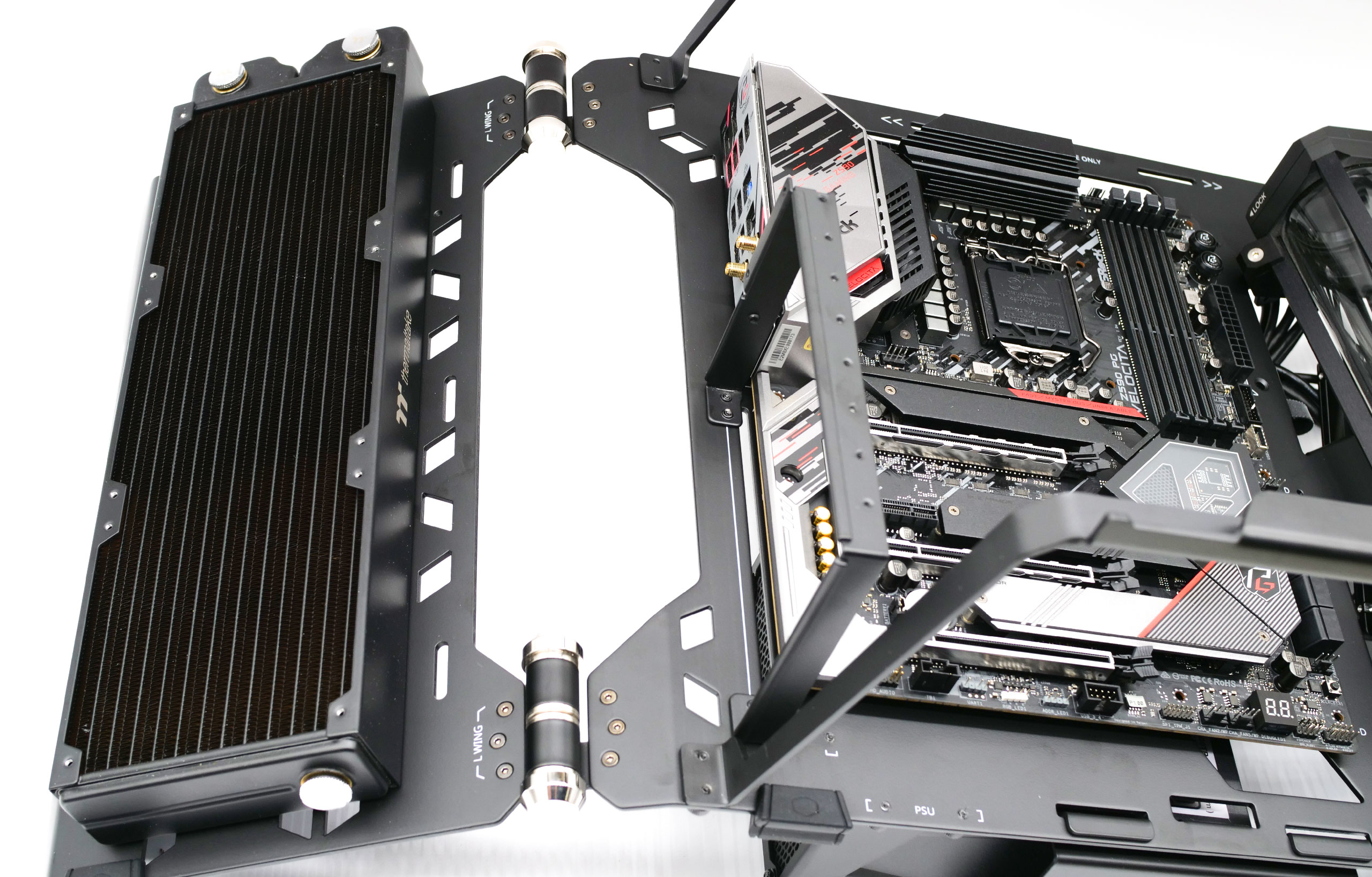 Cooler Master MasterFrame 700 : du jamais vu ? 11 coolermaster masterframe 700 50
