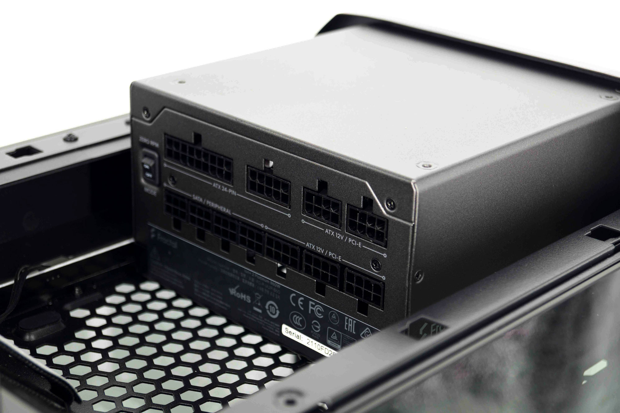 Test du Fractal Torrent : le renouveau ? 20 Fractal ion 2 platinium 860W 018