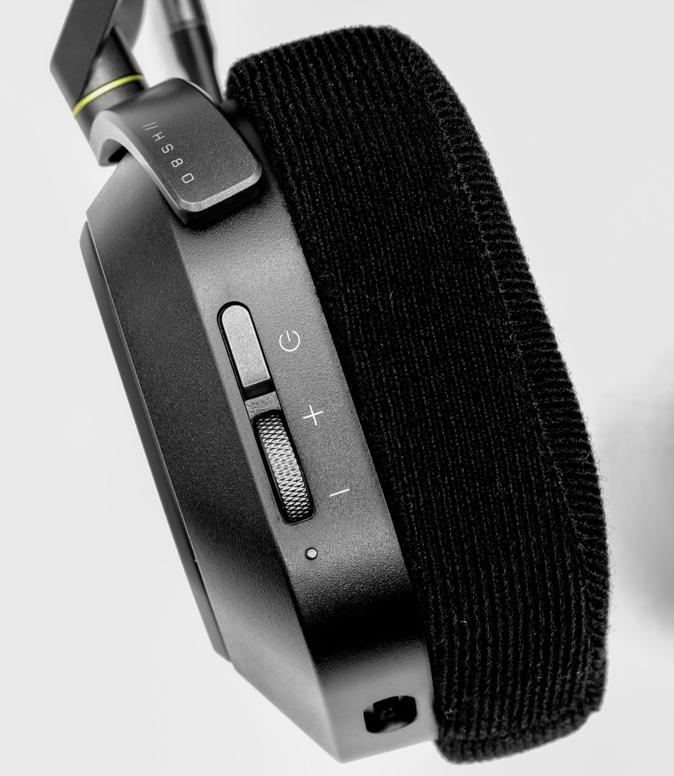 Test du Corsair HS80 RGB Wireless : un must have ? 10 corsair hs80 rgb 16 scaled