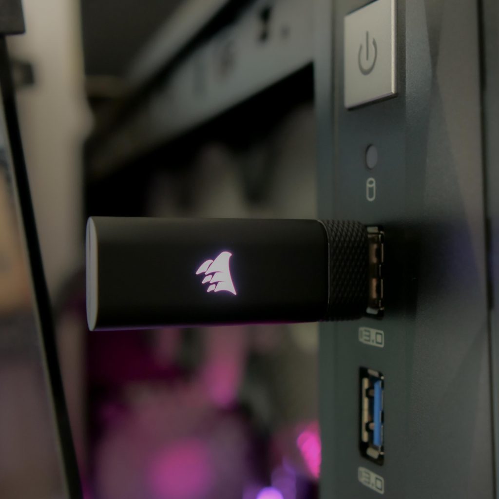 Test du Corsair HS80 RGB Wireless : un must have ? 13 corsair hs80 rgb 33 scaled