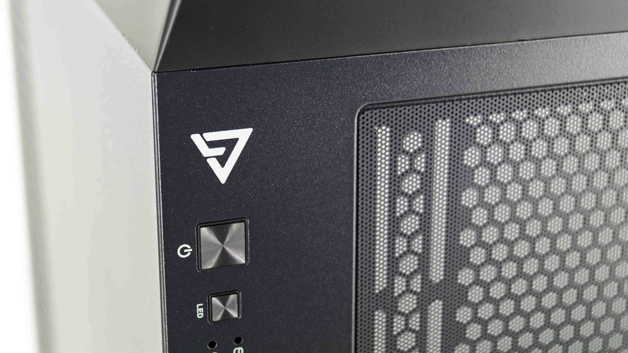 Test ANTEC DF700 Flux : emporté par la houle ! 16 Antec DF700 Flux basdepage 001