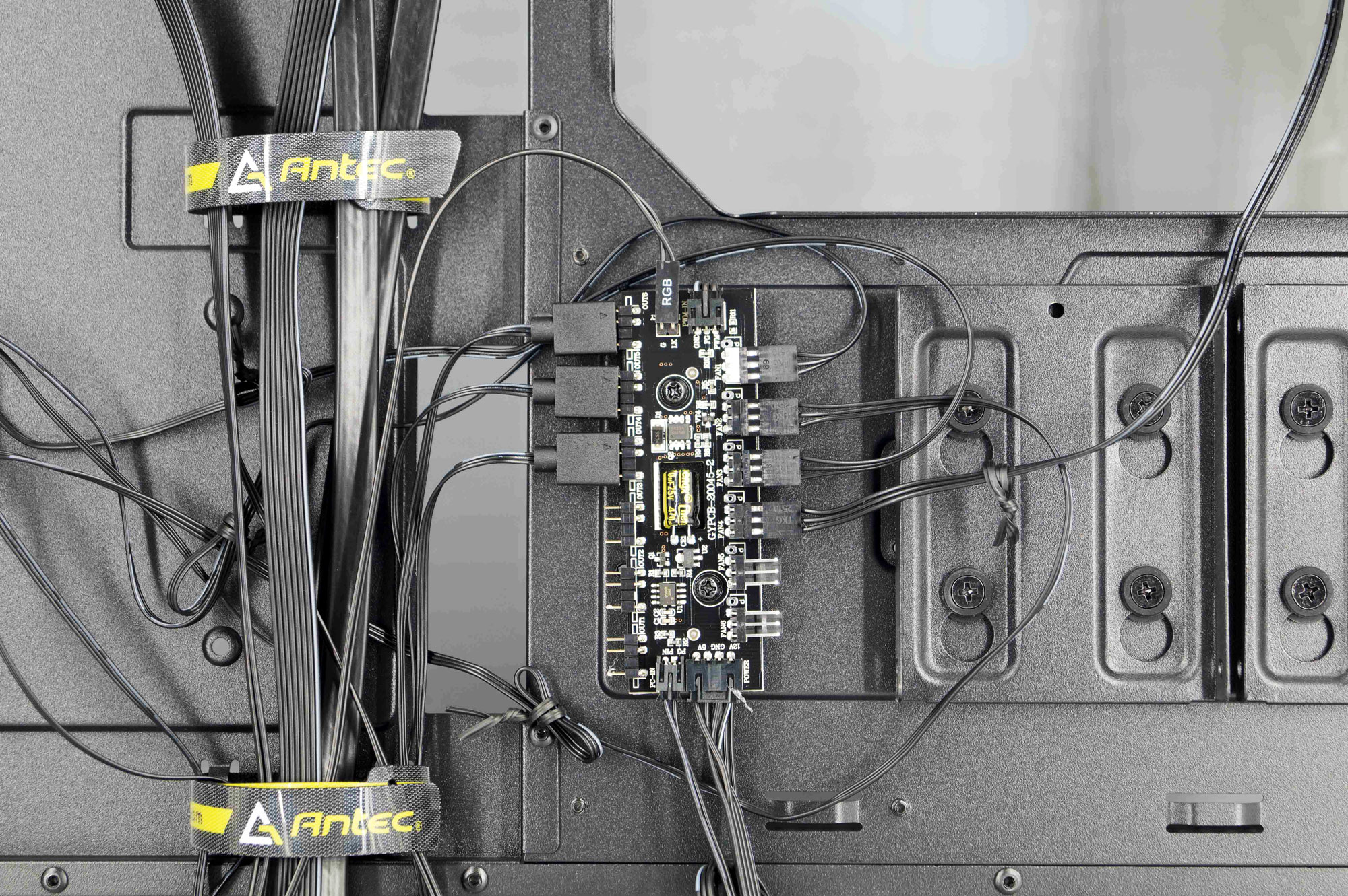 Test ANTEC DF700 Flux : emporté par la houle ! 7 Antec DF700