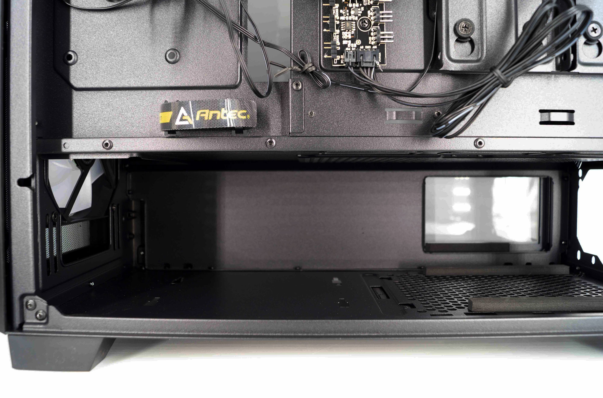 Test ANTEC DF700 Flux : emporté par la houle ! 12 Antec DF700