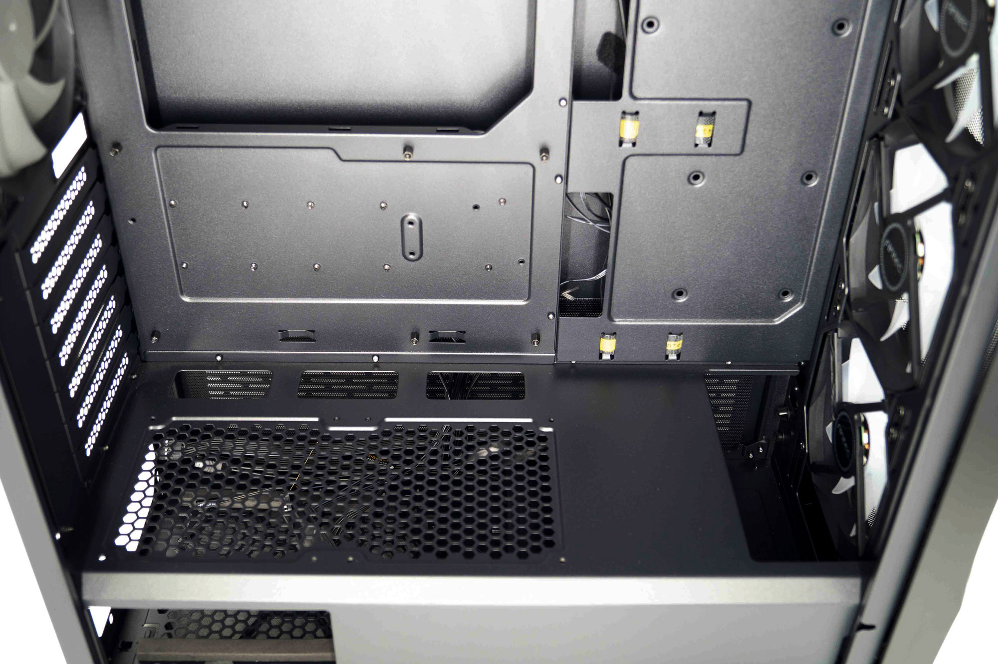 Test ANTEC DF700 Flux : emporté par la houle ! 23 Antec DF700