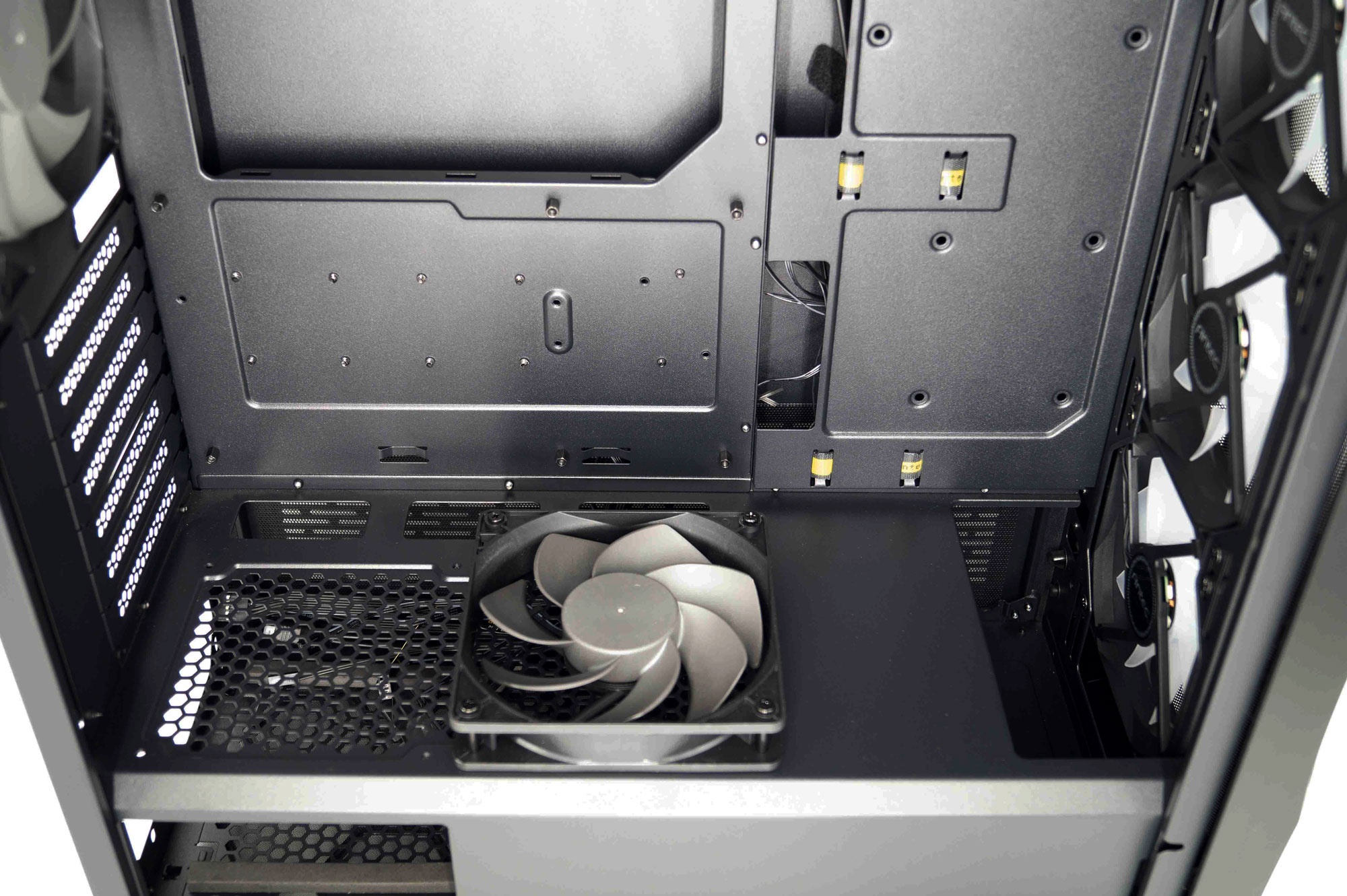 Test ANTEC DF700 Flux : emporté par la houle ! 24 Antec DF700