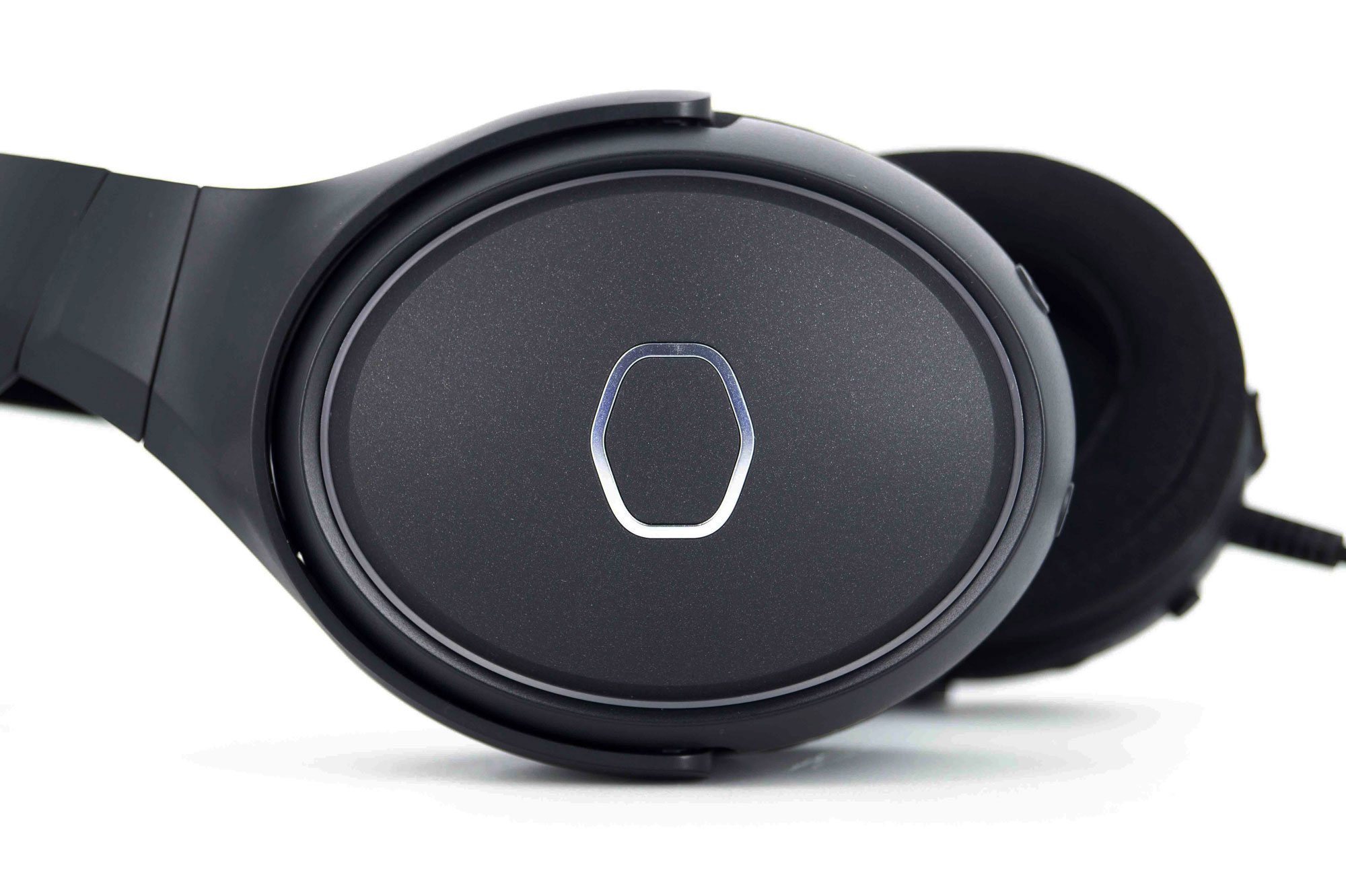 Test du casque Cooler Master MH650 : à l'aise sur tous les fronts 9 Cooler Master MH650 013