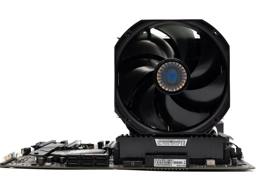 Test Cooler Master MA624 Stealth : Impressionnant ? 3 Cooler Master MA624 Stealth 32
