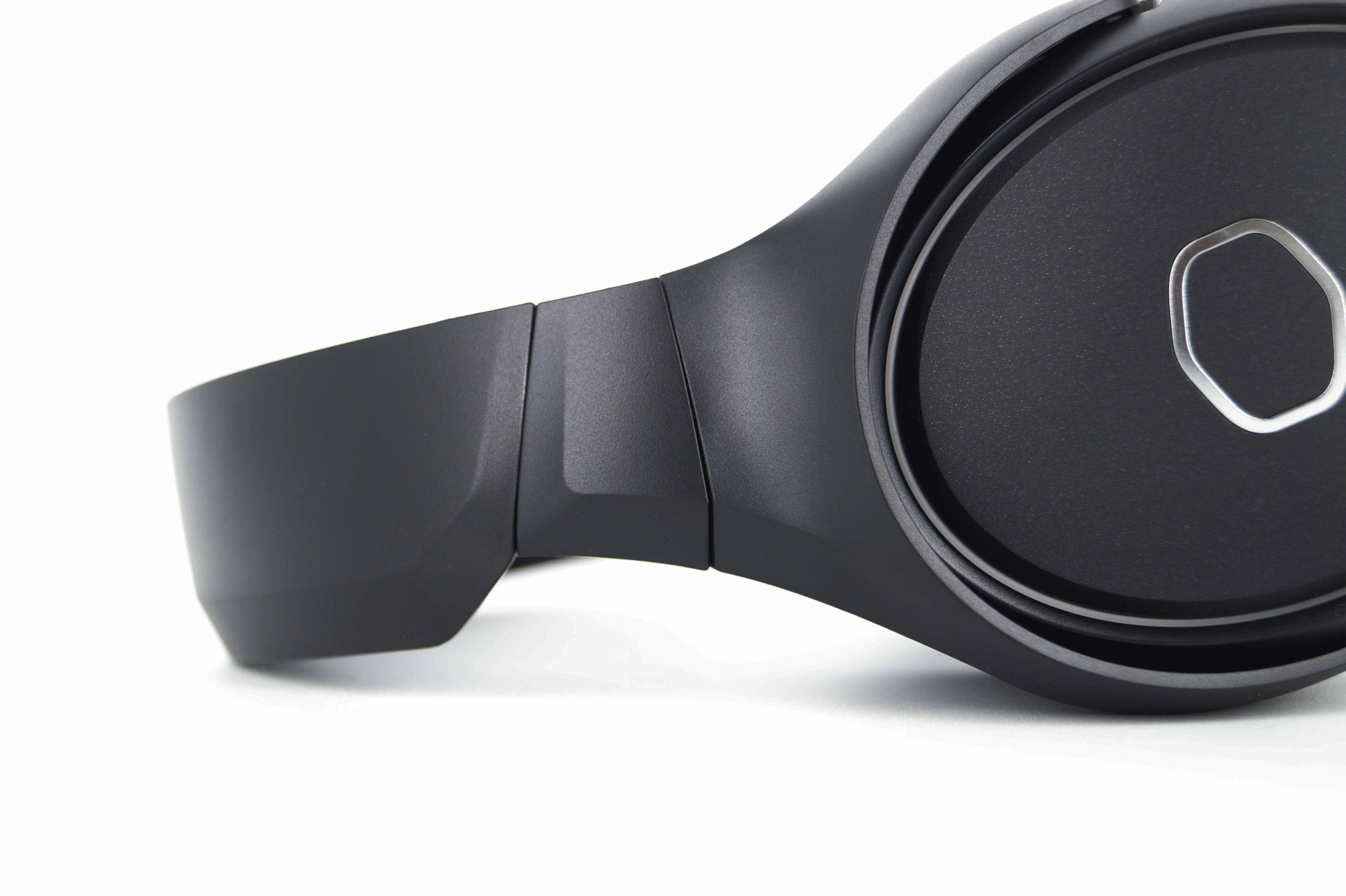 Test du casque Cooler Master MH650 : à l'aise sur tous les fronts 16 Cooler Master MH650 021