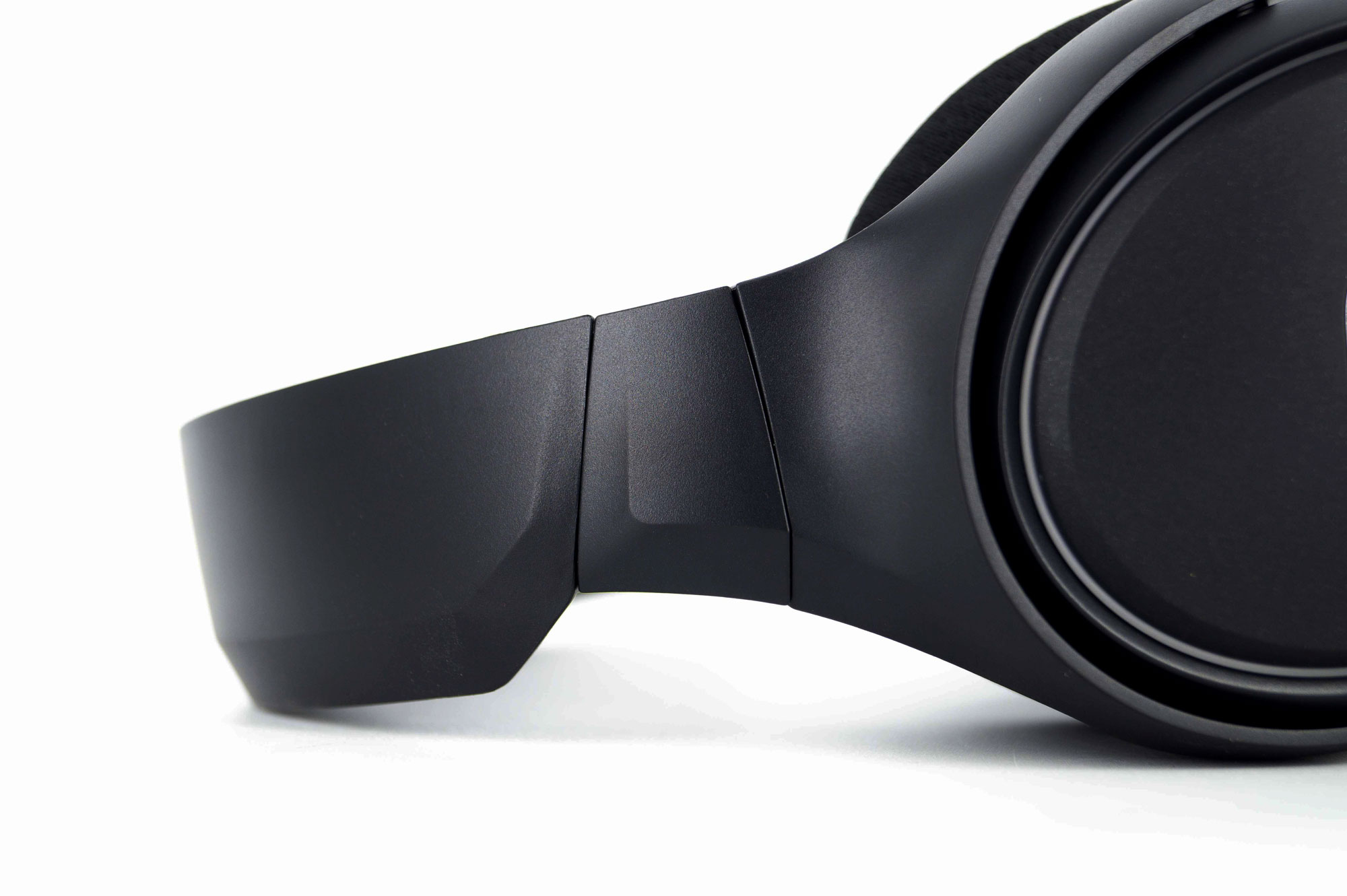 Test du casque Cooler Master MH650 : à l'aise sur tous les fronts 20 Cooler Master MH650 025