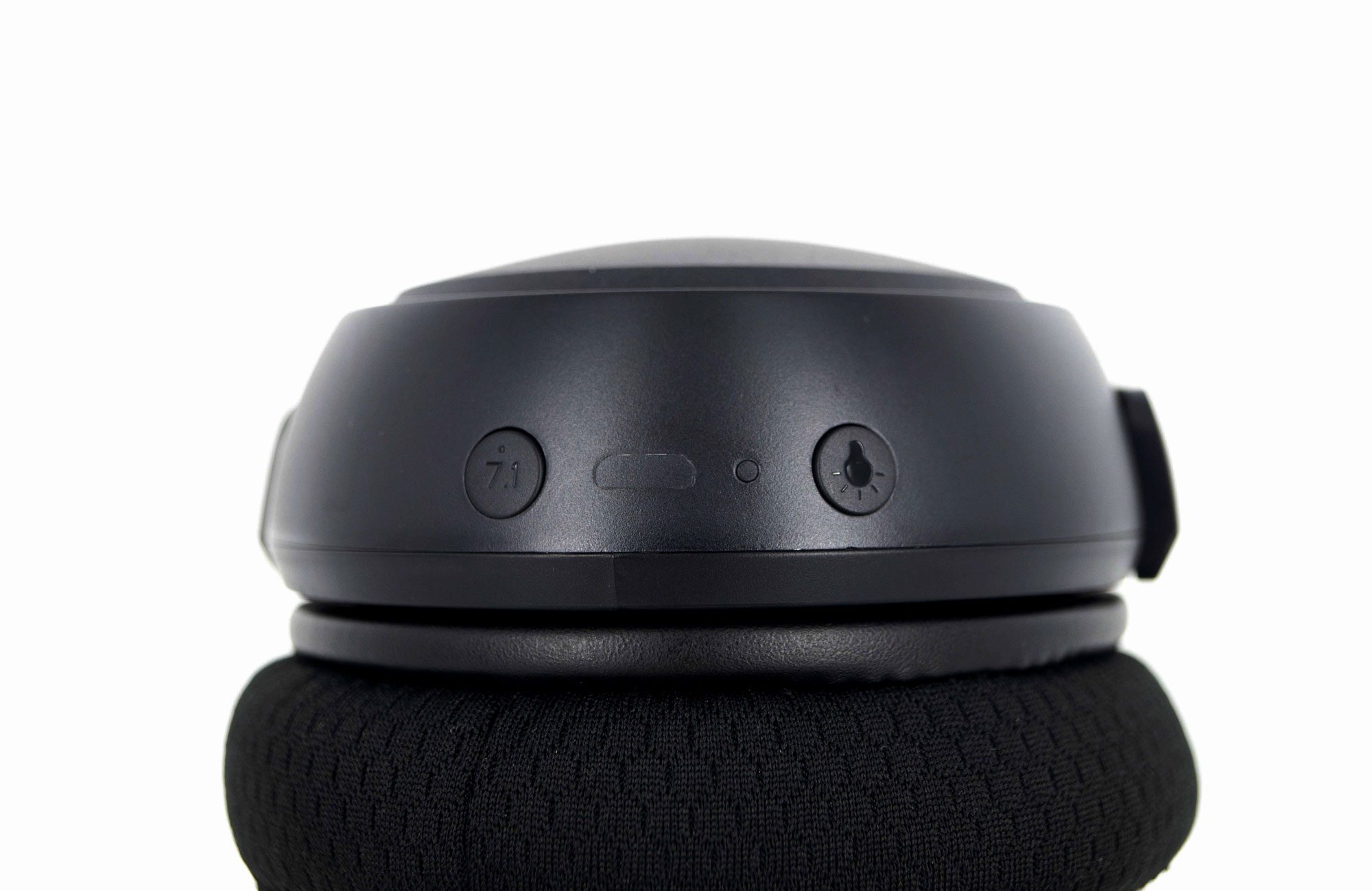 Test du casque Cooler Master MH650 : à l'aise sur tous les fronts 13 Cooler Master MH650 027 e1633122308787